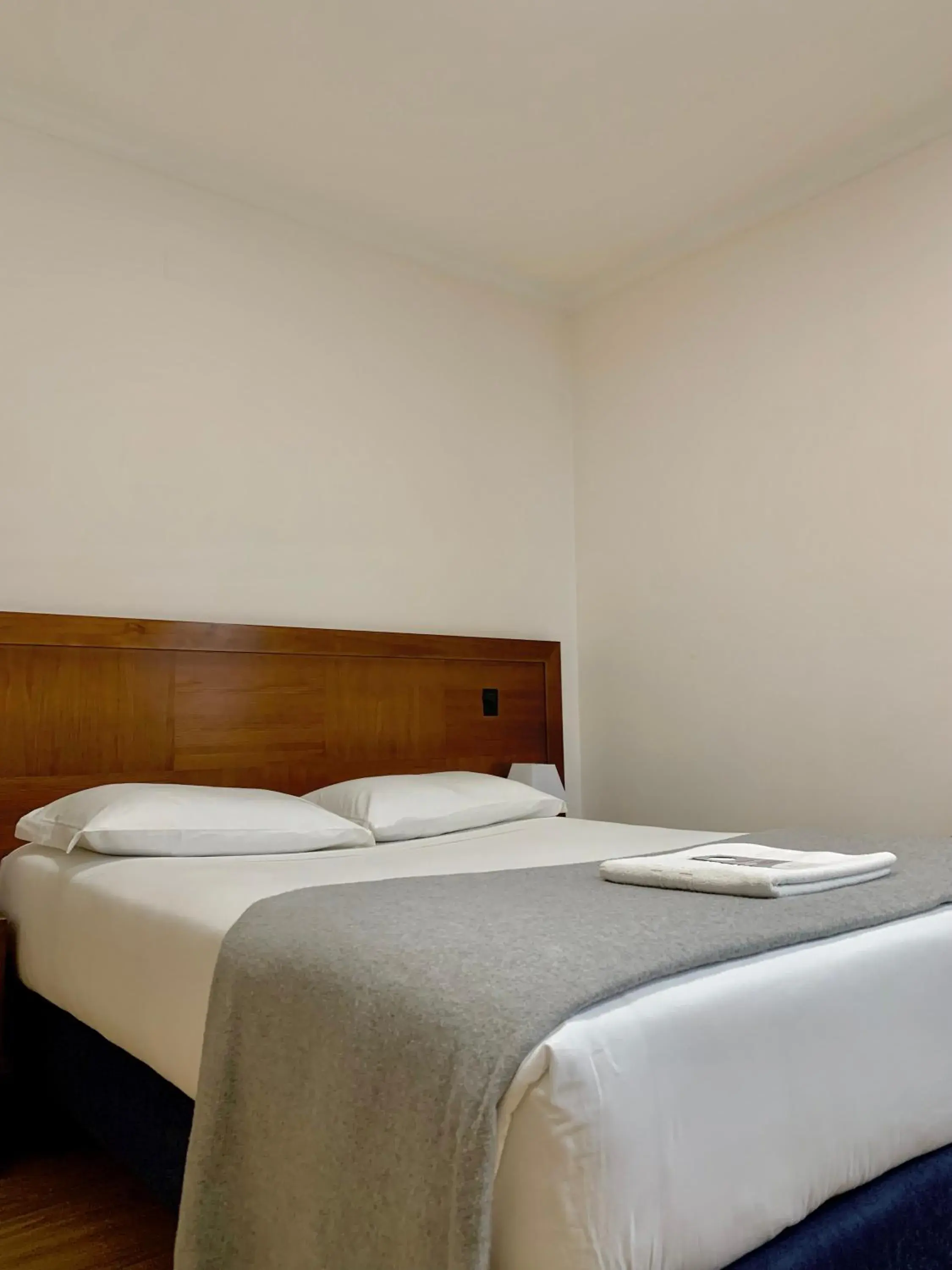 Superior Double Room - single occupancy in Hotel Vila Verde Superior Double Room - single occupancy in Hotel Vila Verde