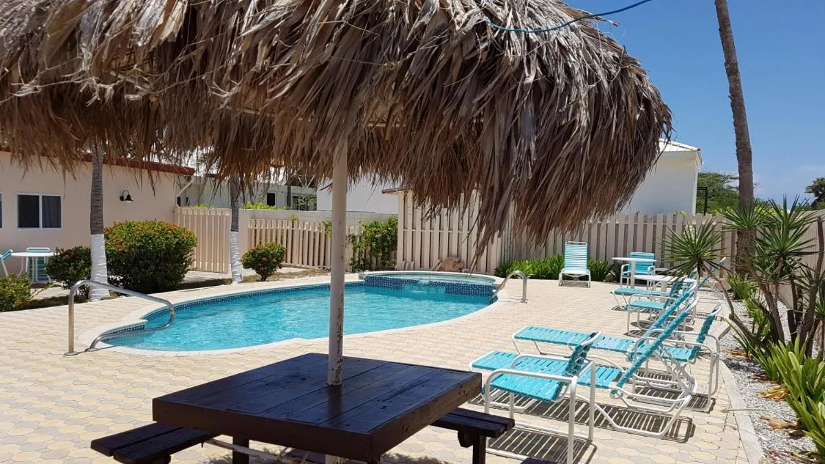 Swimming pool in Aruba Beach Villas