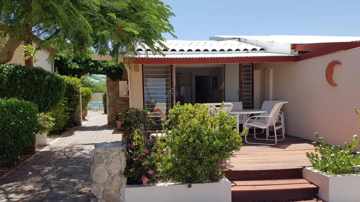 Property building in Aruba Beach Villas
