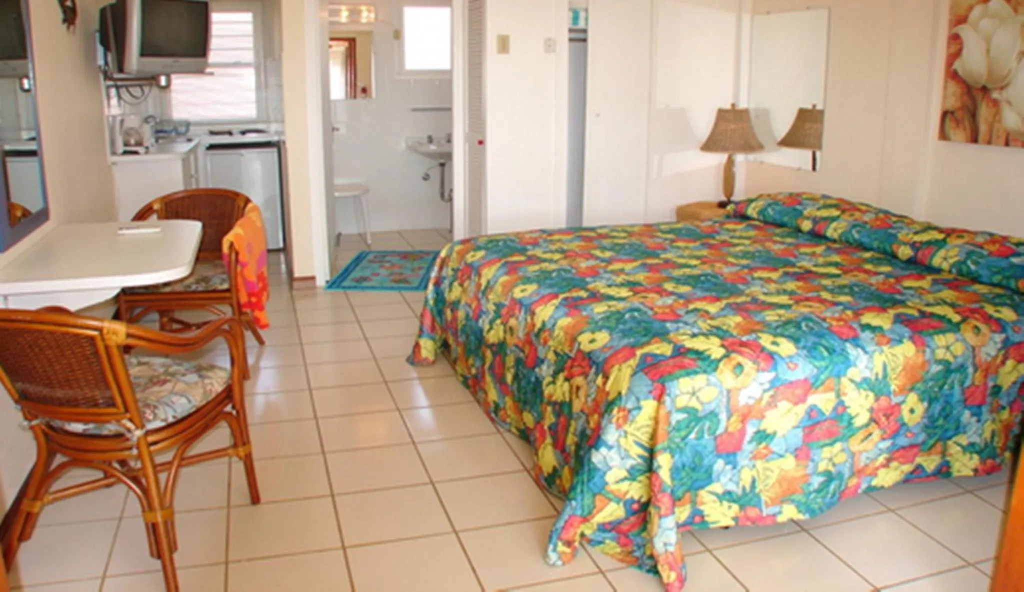 Photo of the whole room, Bed in Aruba Beach Villas