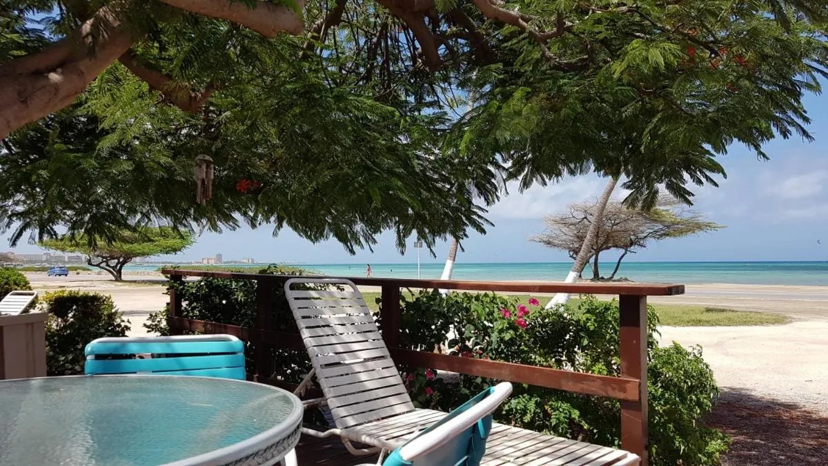 Area and facilities in Aruba Beach Villas