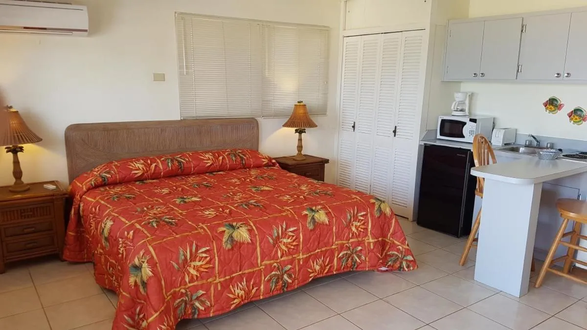 Bed in Aruba Beach Villas