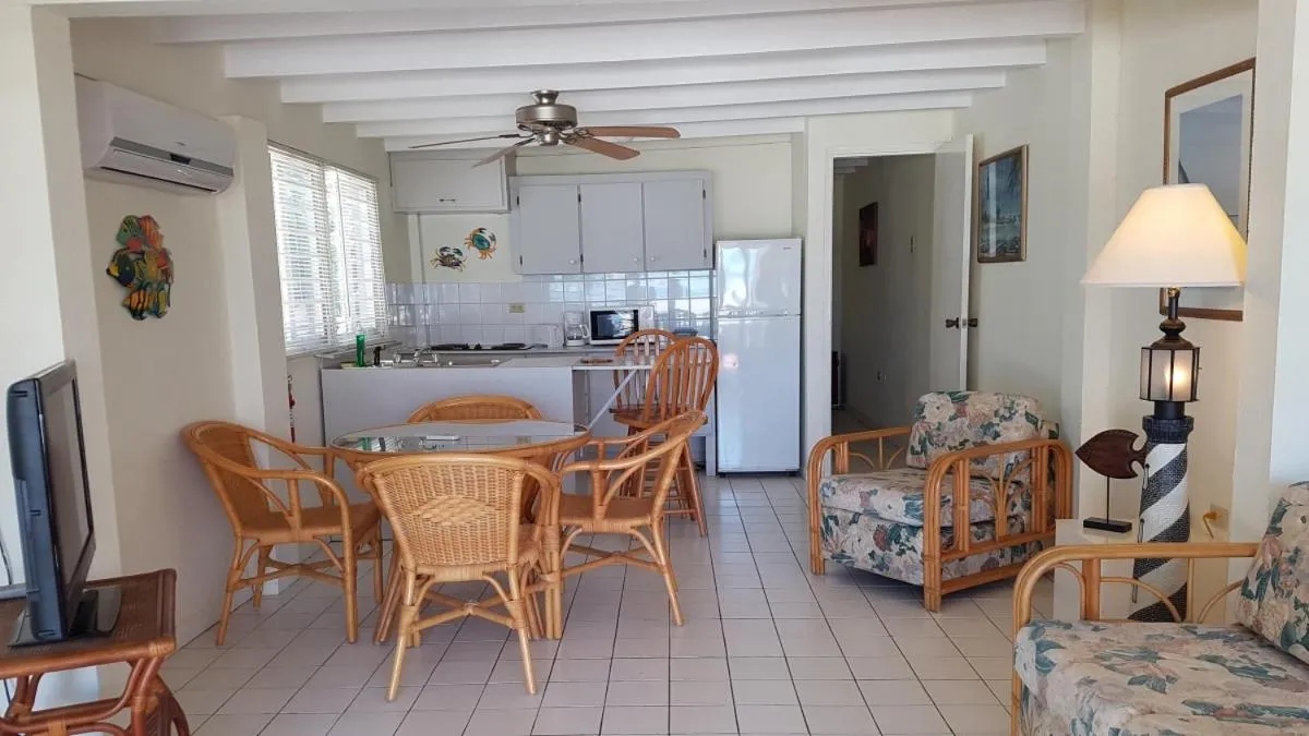 Kitchen or kitchenette in Aruba Beach Villas