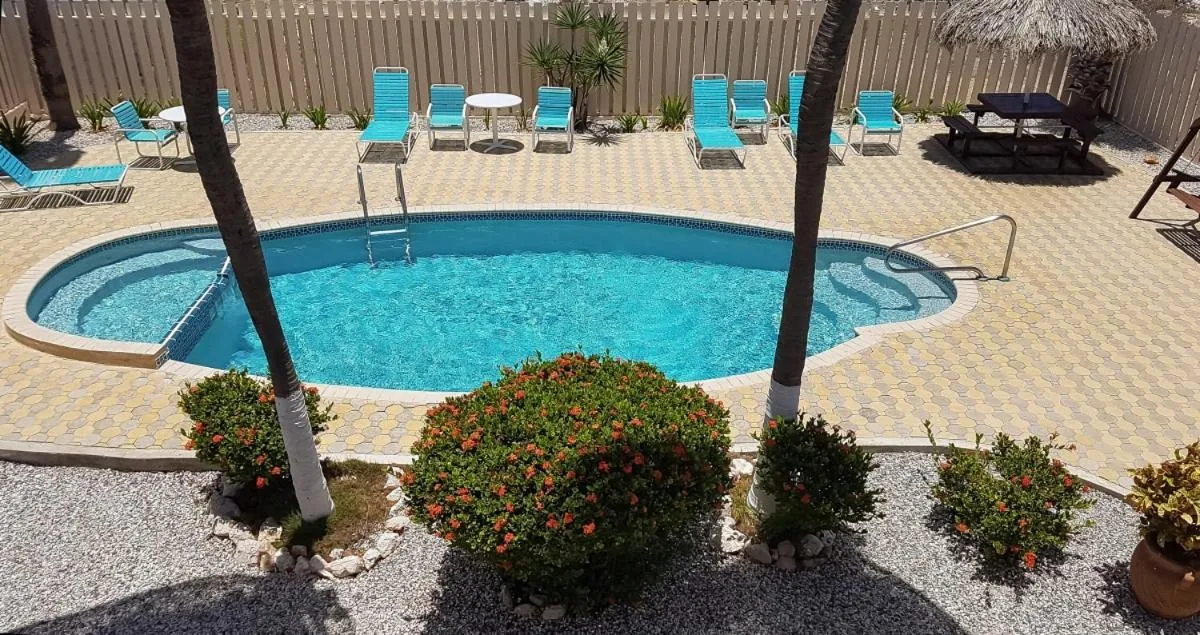 Swimming pool in Aruba Beach Villas