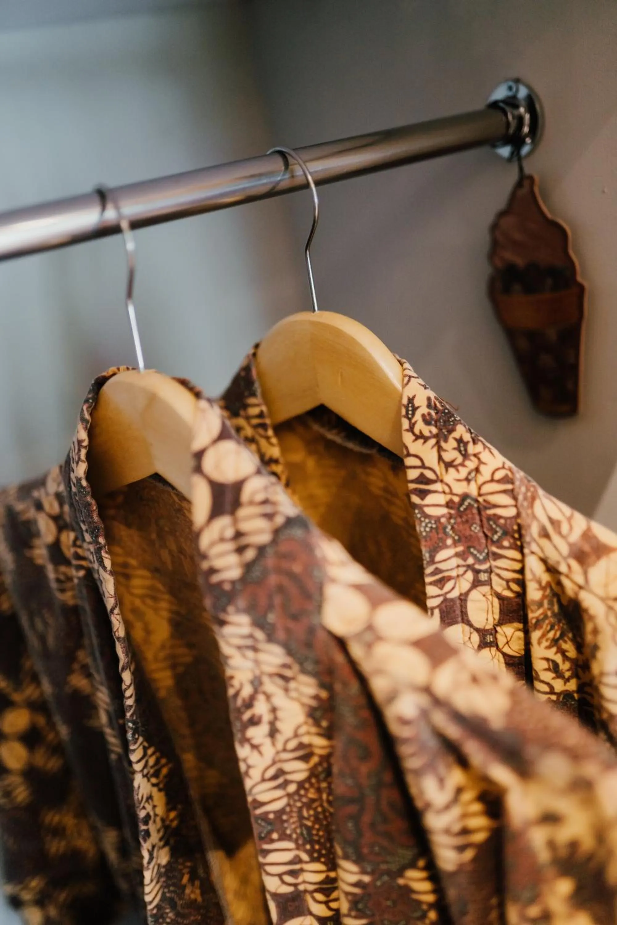 wardrobe in Pangkung Sari Bed and Breakfast