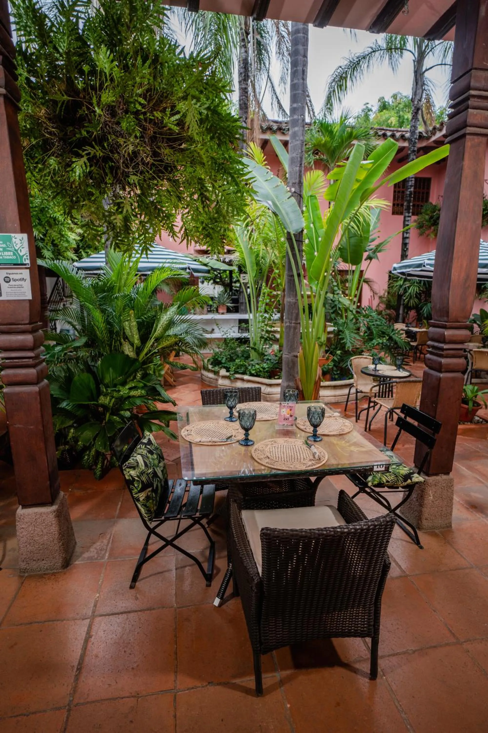 Restaurant/places to eat in Hotel Boutique Al Alma
