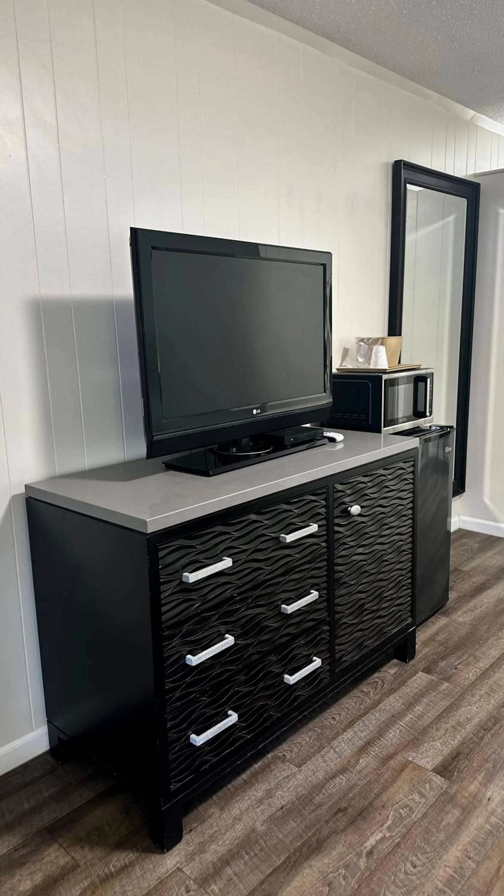 TV and multimedia in Colonial Inn Franklin