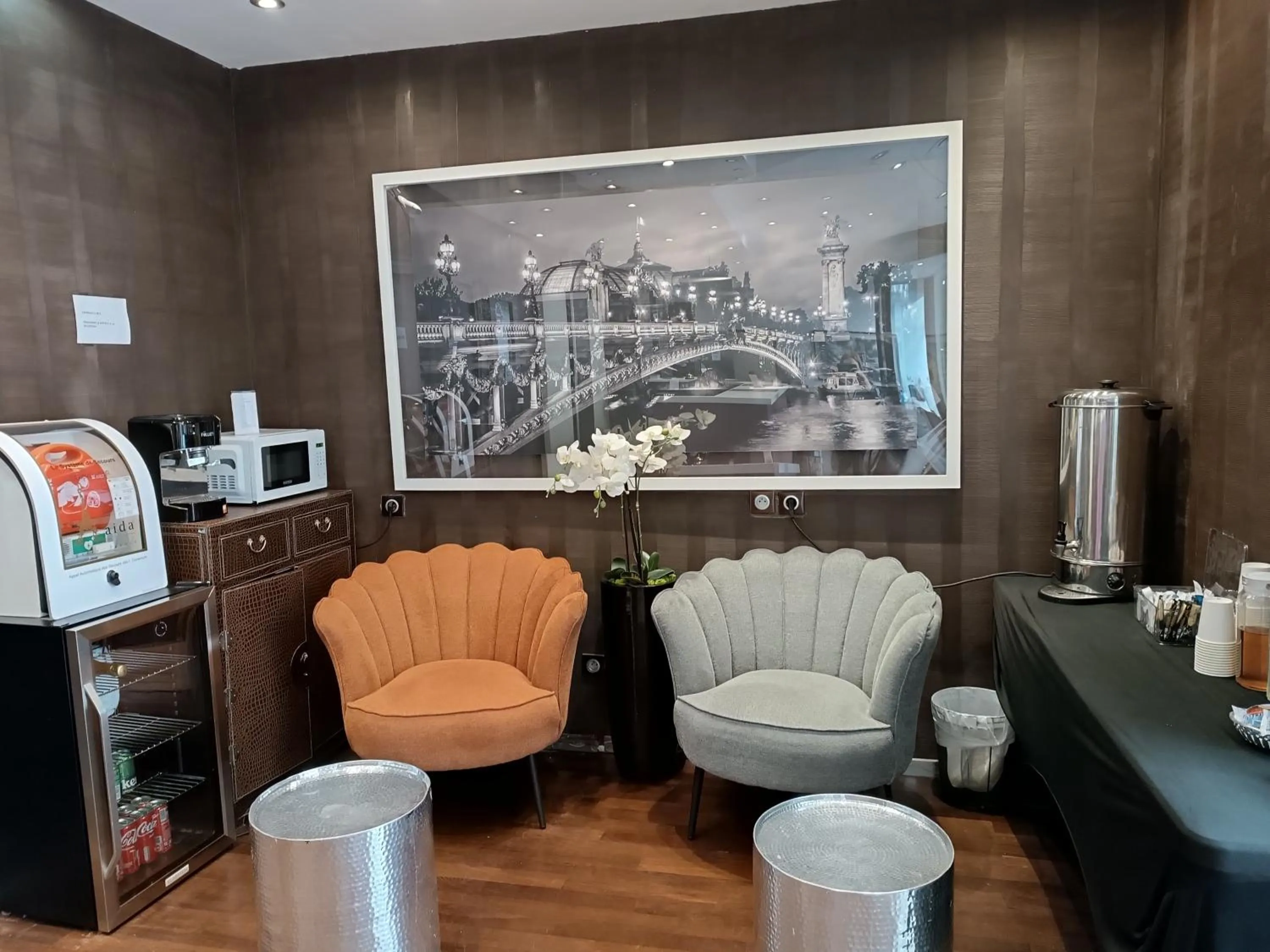 Coffee/tea facilities in Hotel Aida Marais