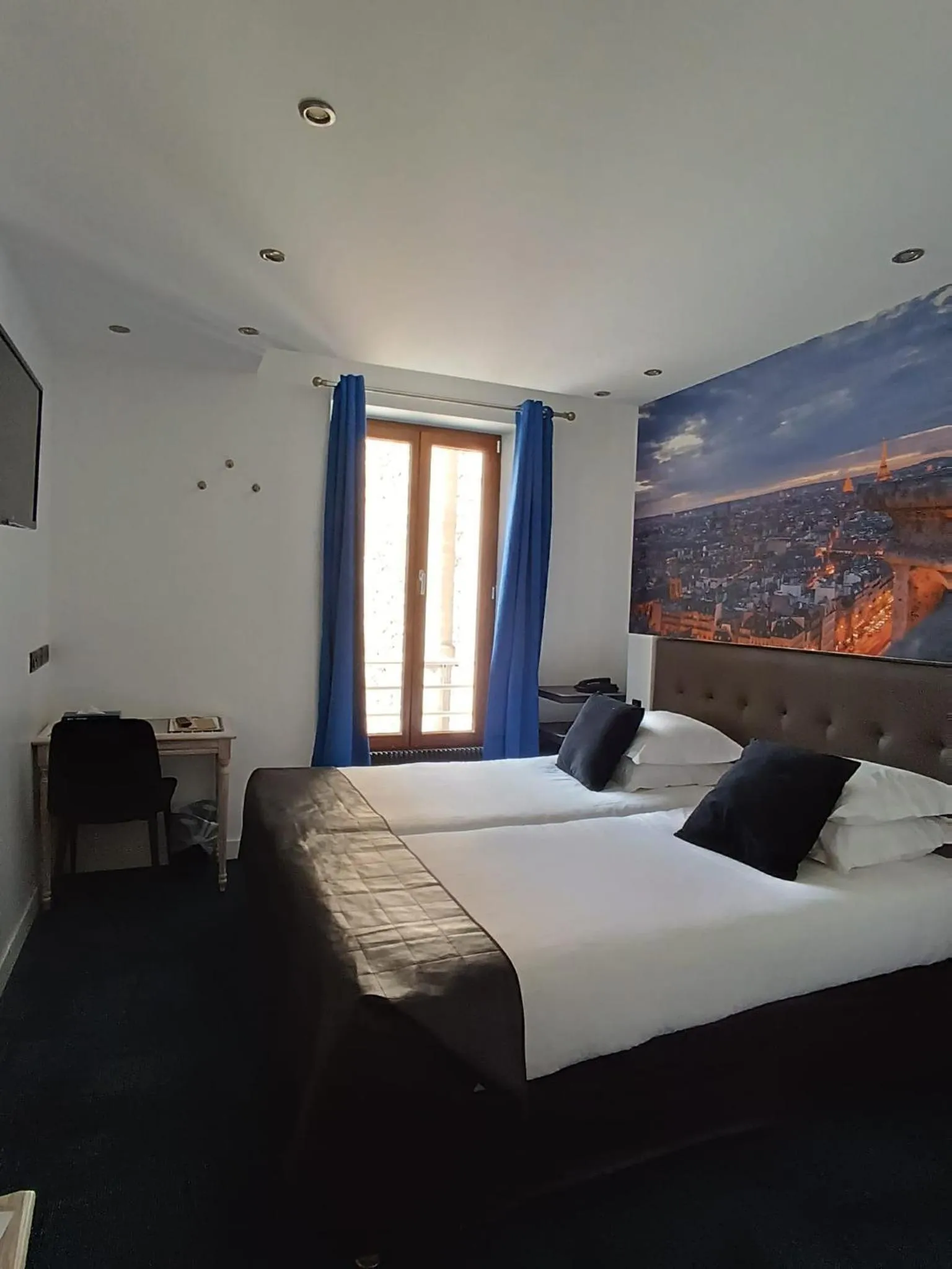 Bed in Hotel Aida Marais