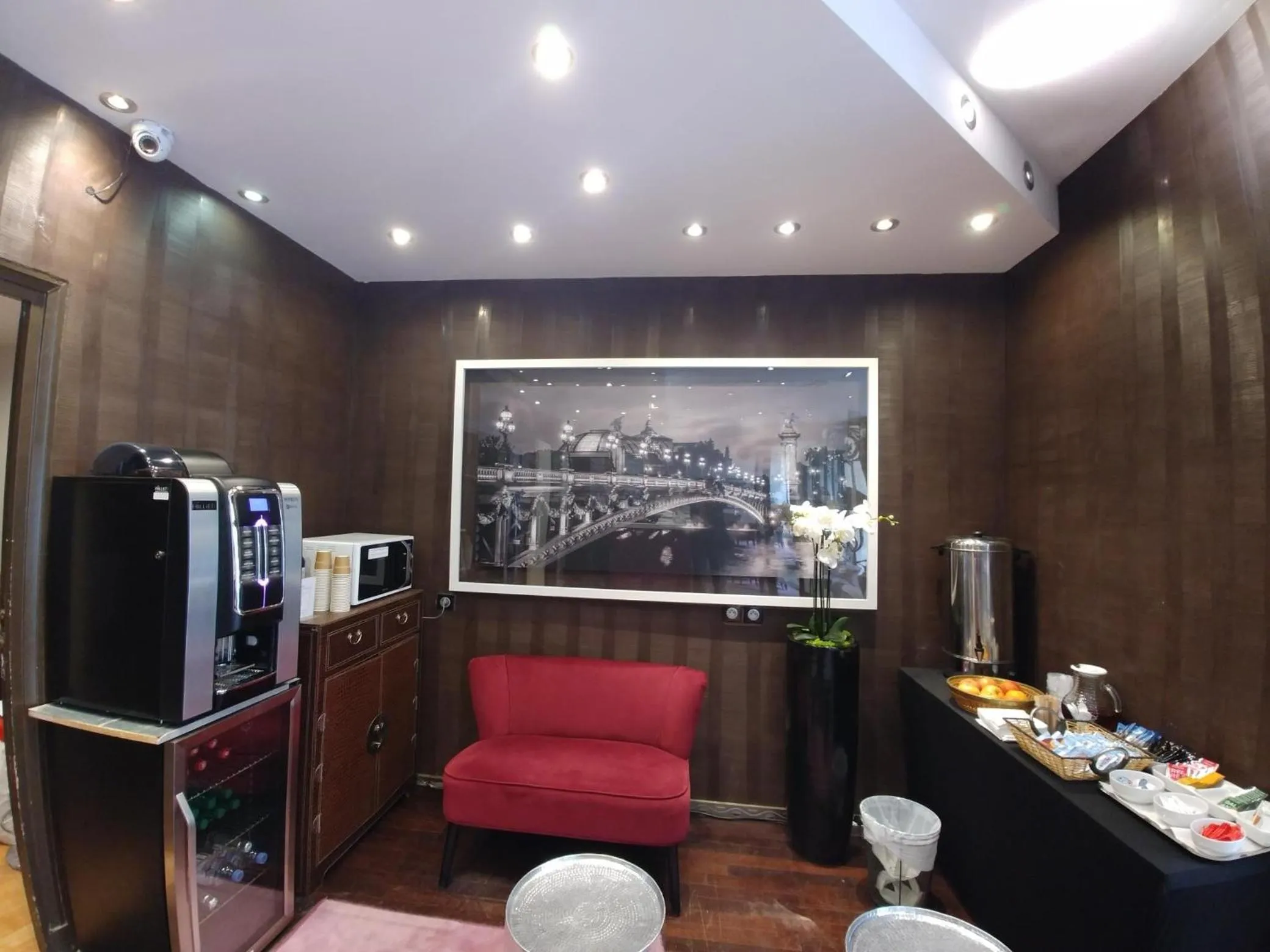 Coffee/tea facilities in Hotel Aida Marais