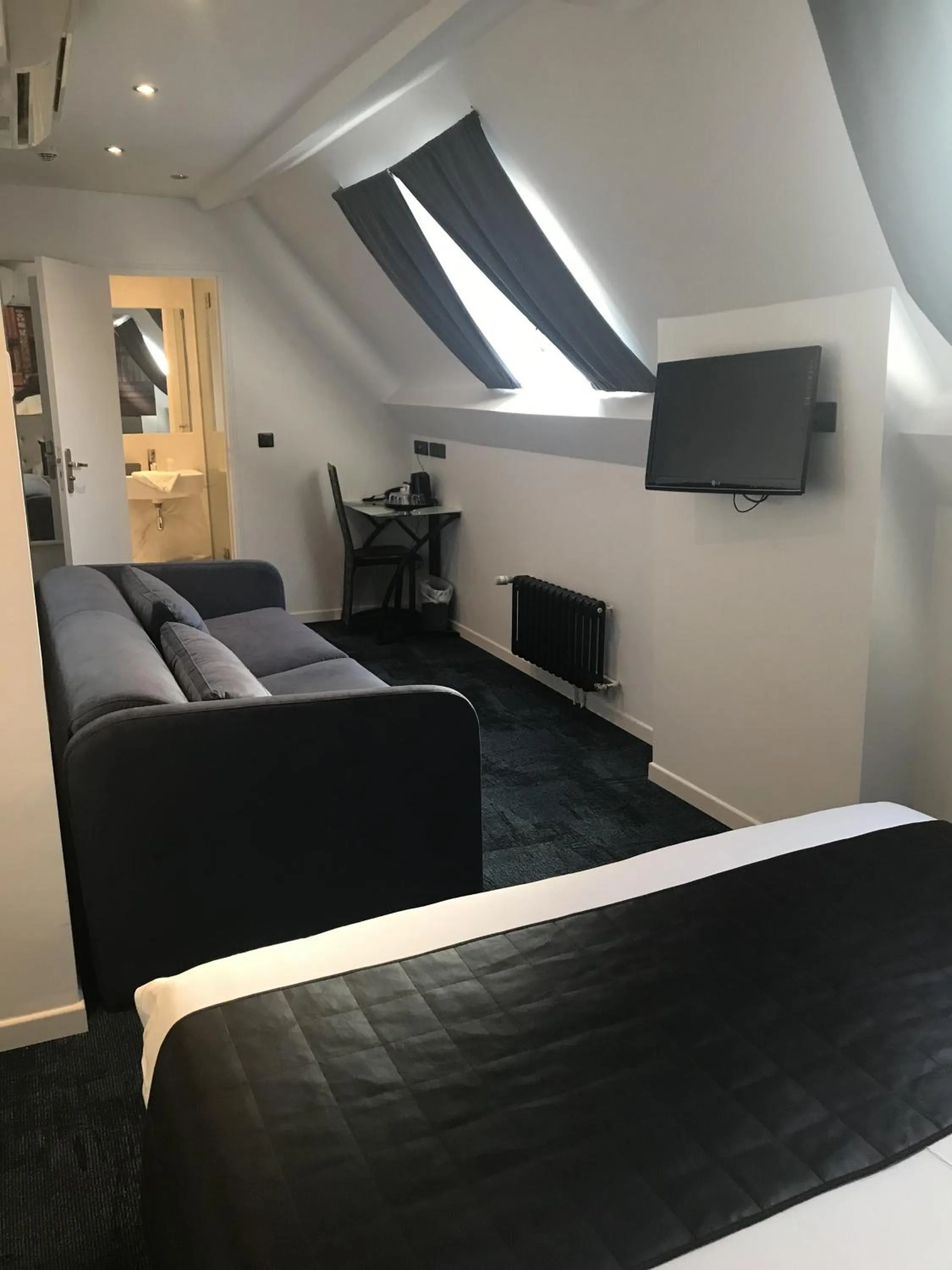 Decorative detail, Bed in Hotel Aida Marais