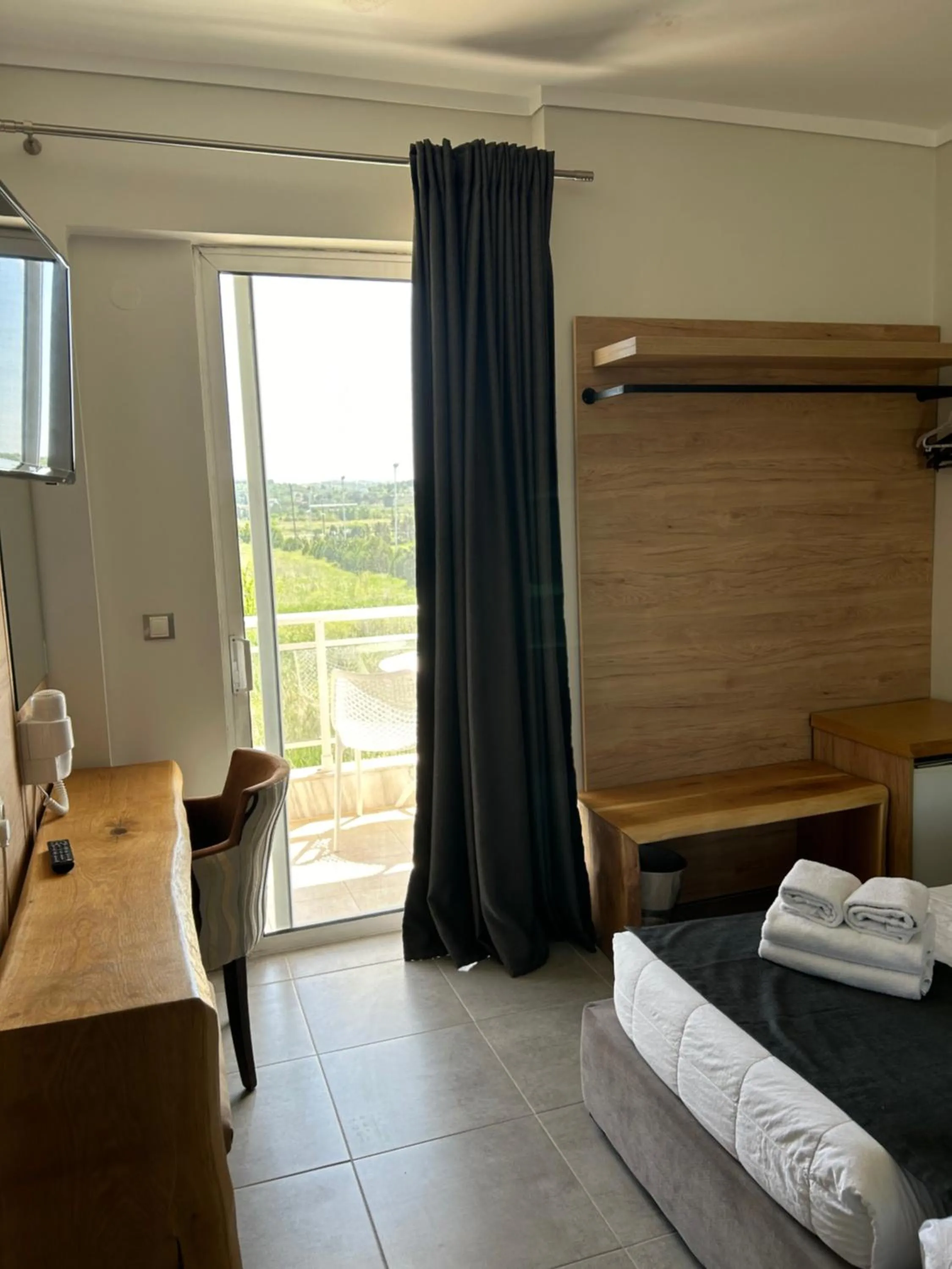 Photo of the whole room, Bed in Perea Hotel