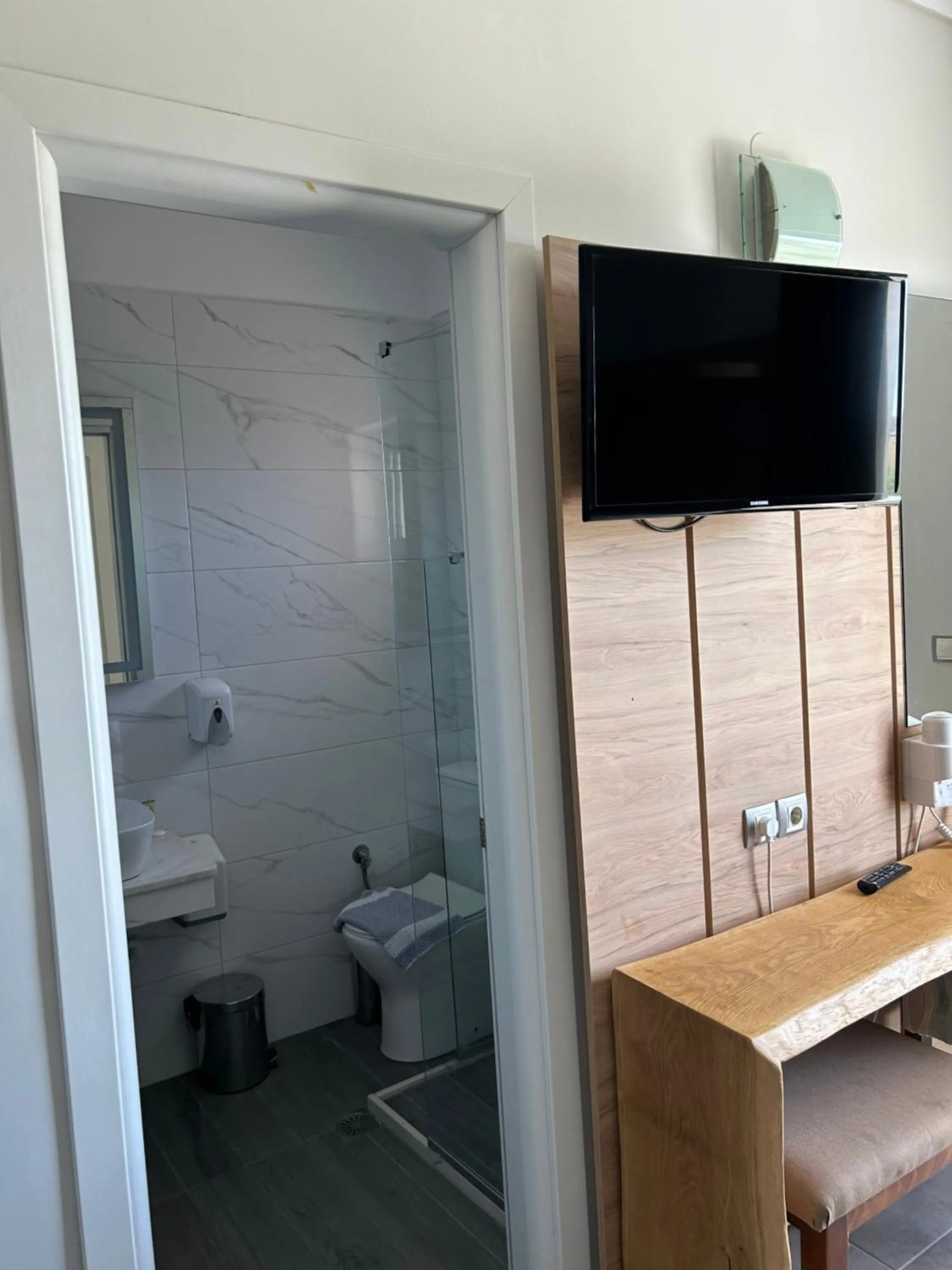 Shower in Perea Hotel