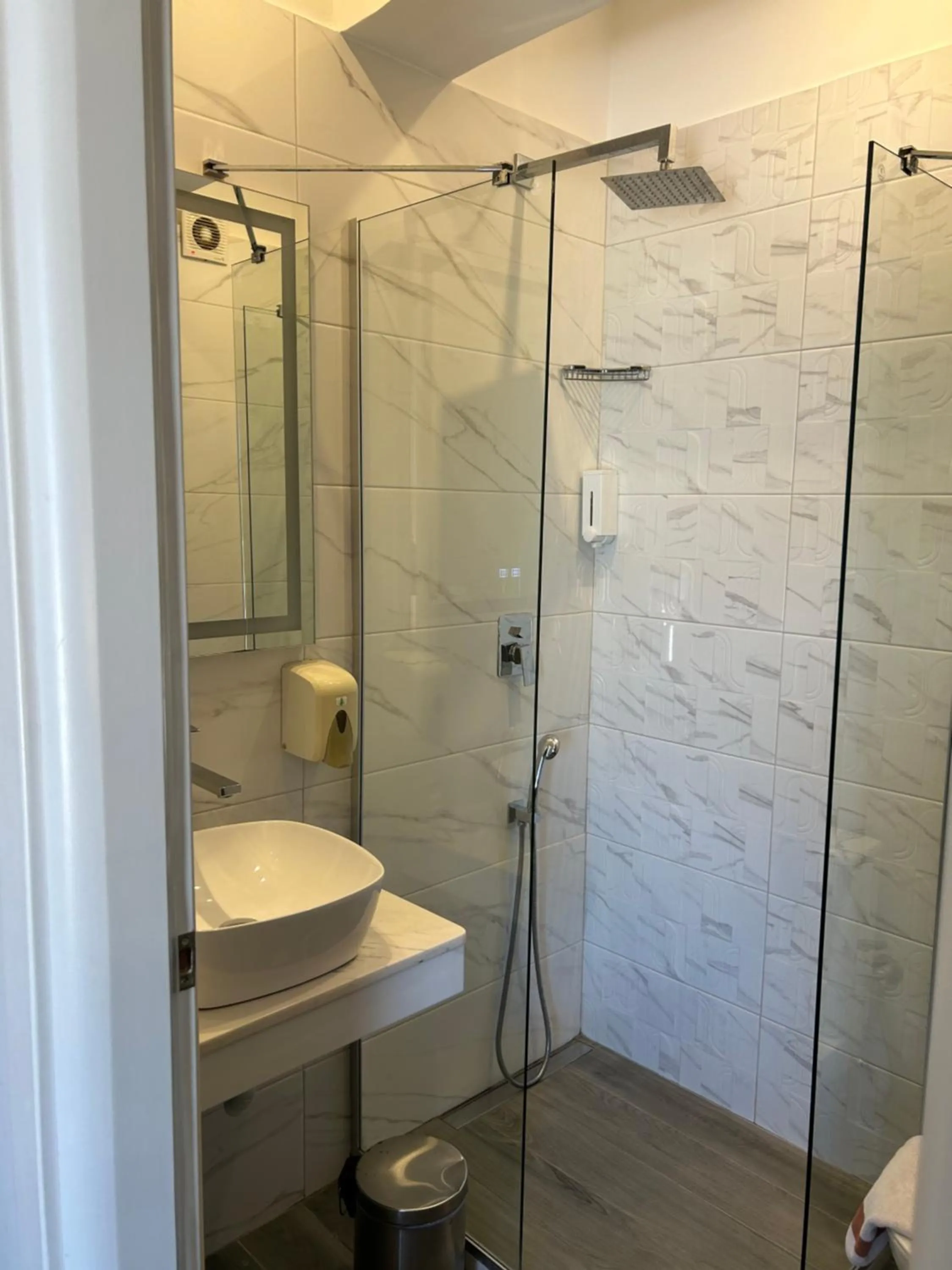 Bathroom in Perea Hotel
