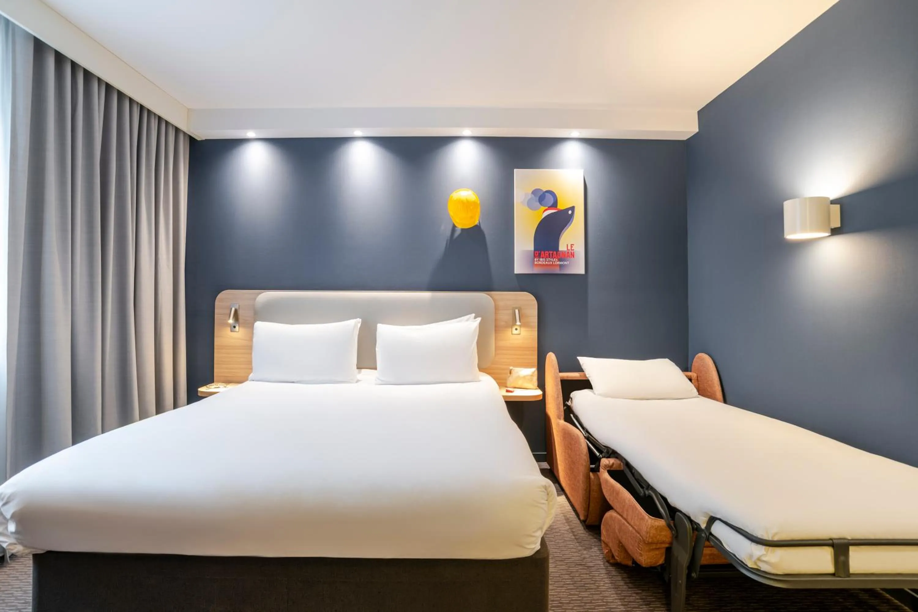 Bed in IBIS STYLES BORDEAUX LORMONT