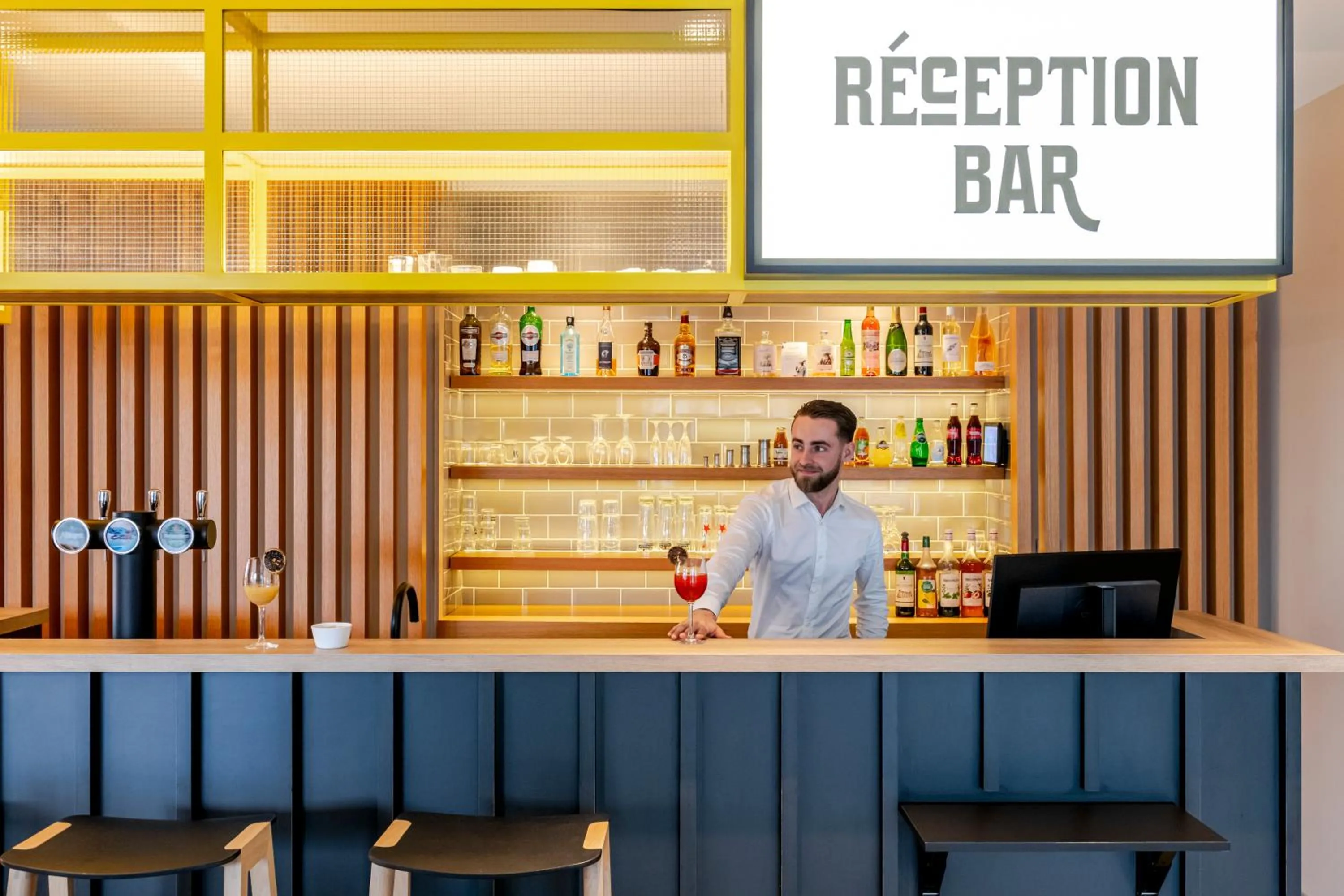 Lobby or reception in IBIS STYLES BORDEAUX LORMONT