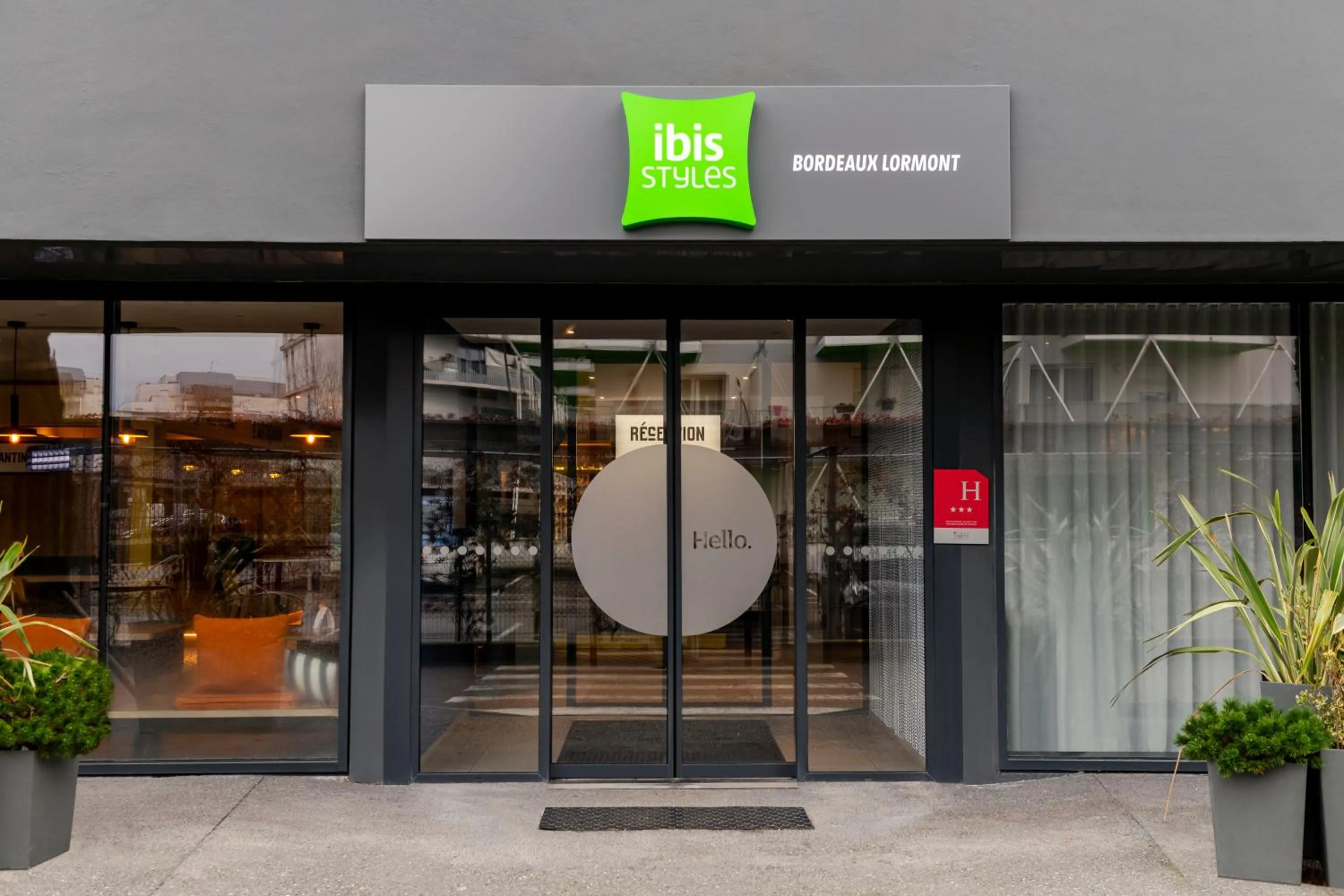 Facade/entrance in IBIS STYLES BORDEAUX LORMONT