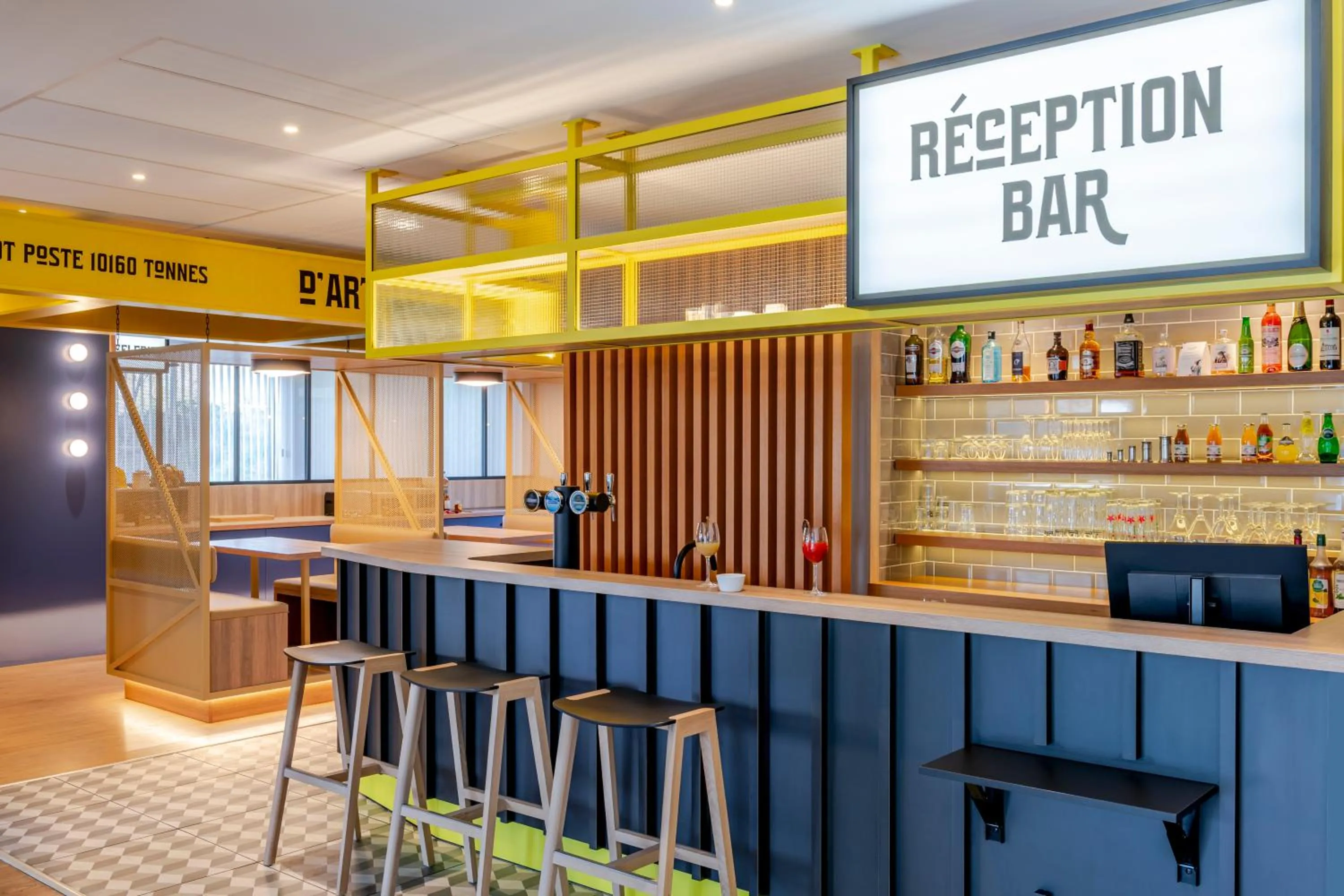 Lobby or reception in IBIS STYLES BORDEAUX LORMONT