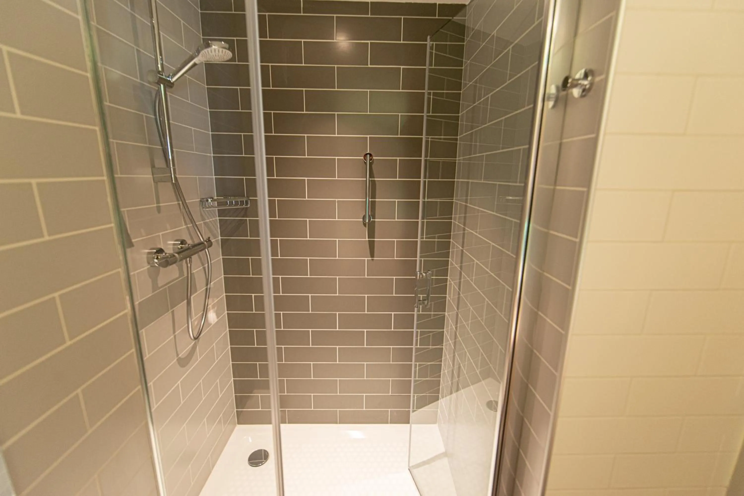 Bathroom in Holiday Inn Express - Bordeaux - Lormont by IHG