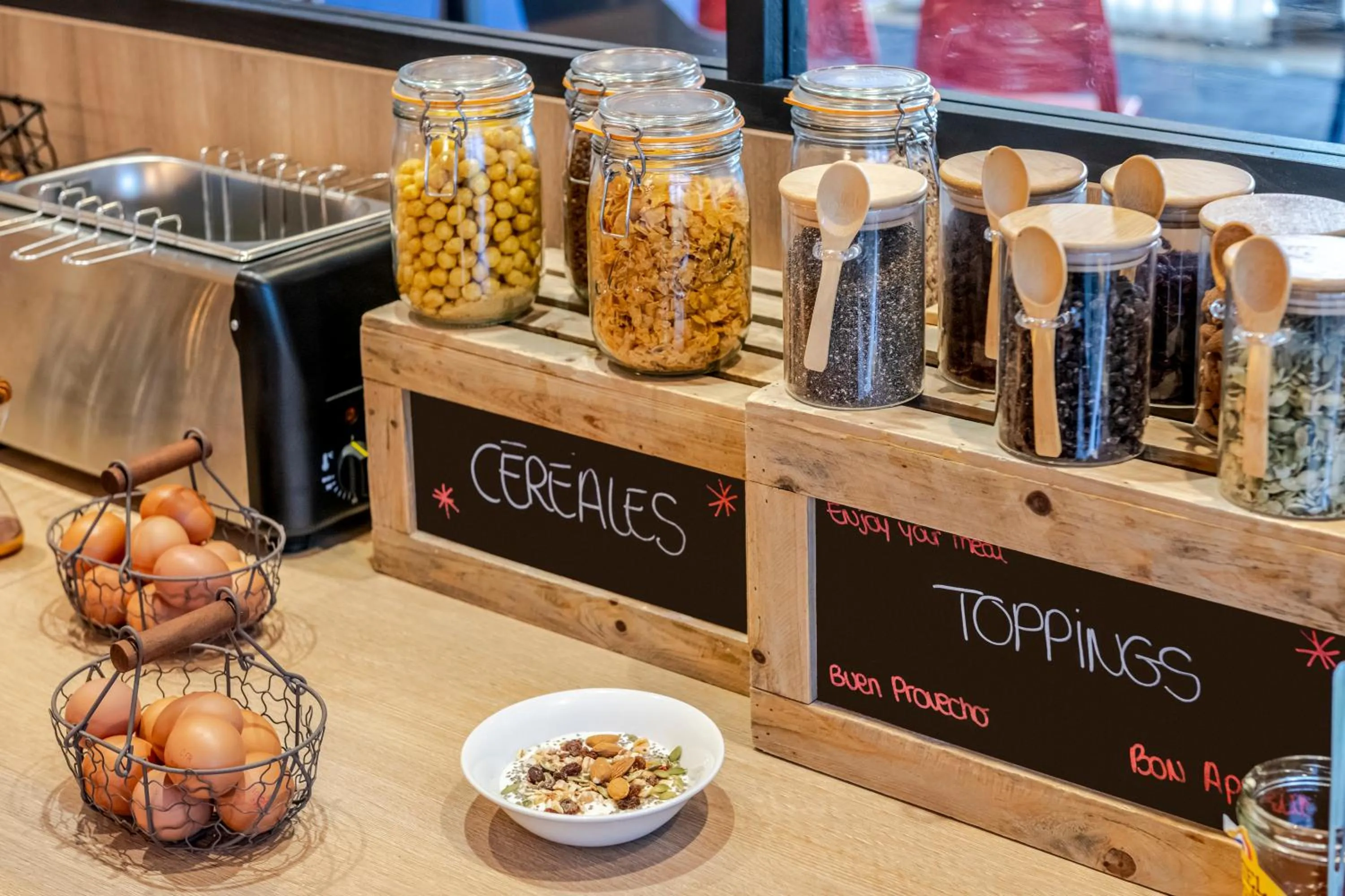 Breakfast in IBIS STYLES BORDEAUX LORMONT