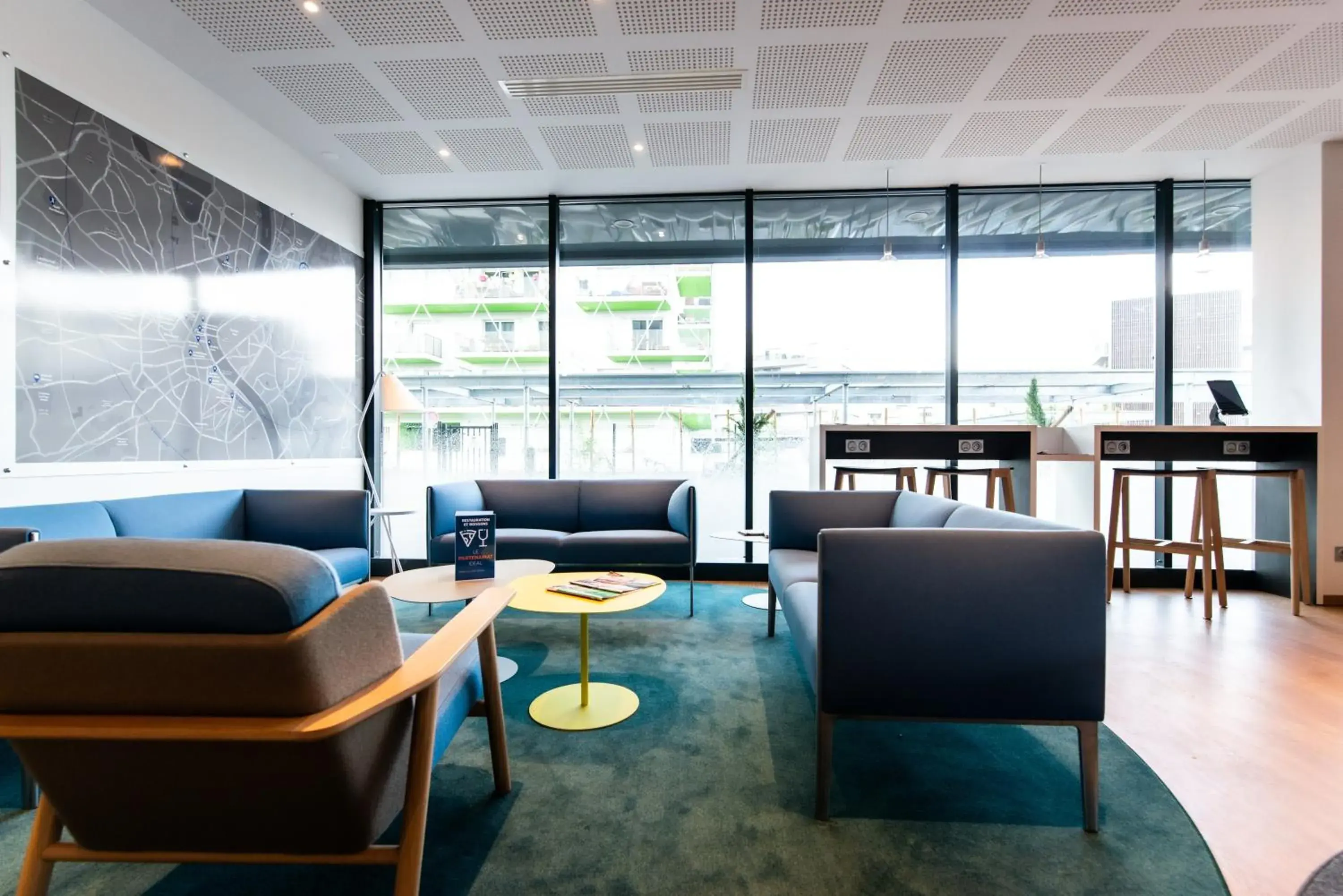 Property building in Holiday Inn Express - Bordeaux - Lormont by IHG Property building in Holiday Inn Express - Bordeaux - Lormont by IHG