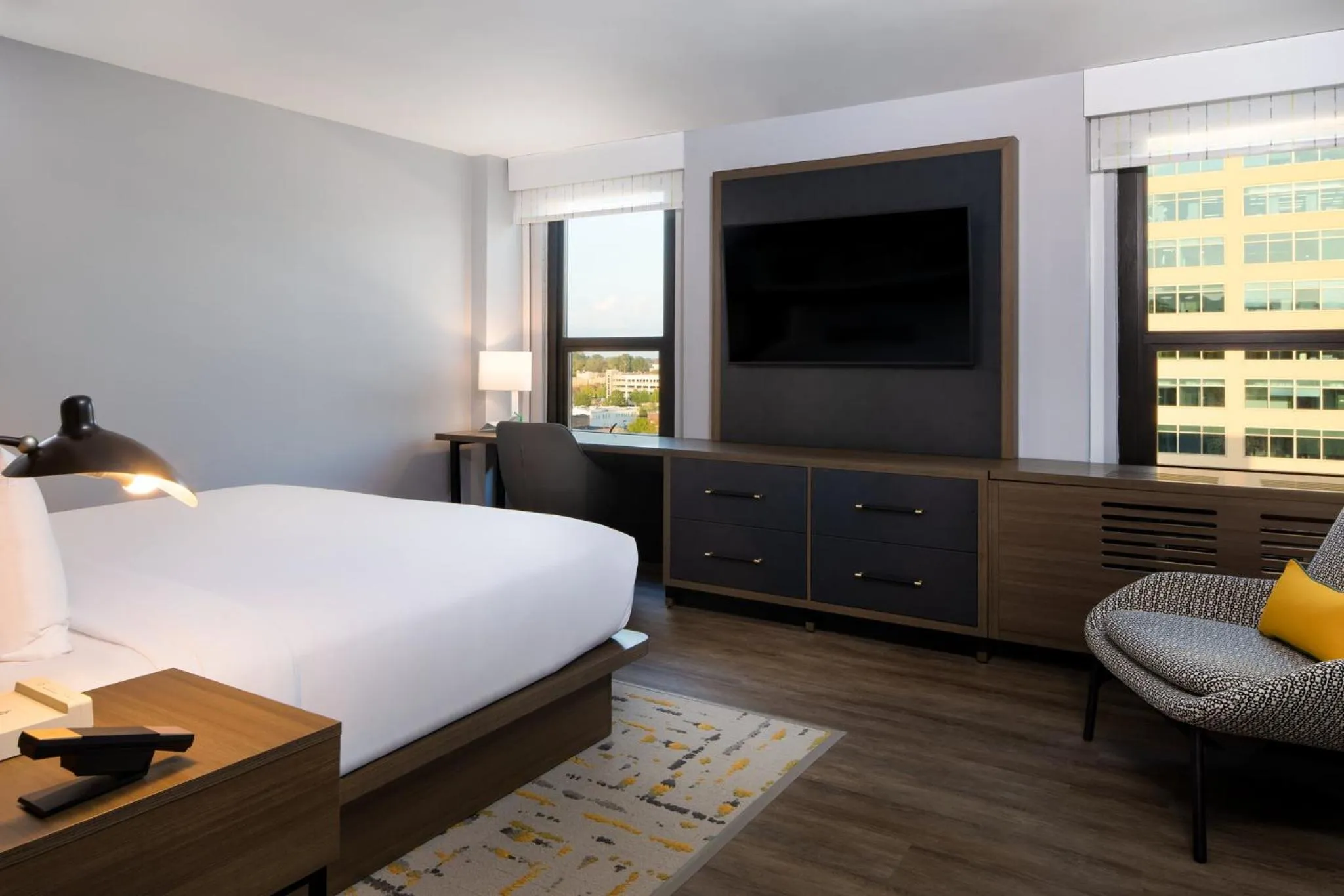 Photo of the whole room, Bed in Hotel Indigo Chattanooga - Downtown by IHG