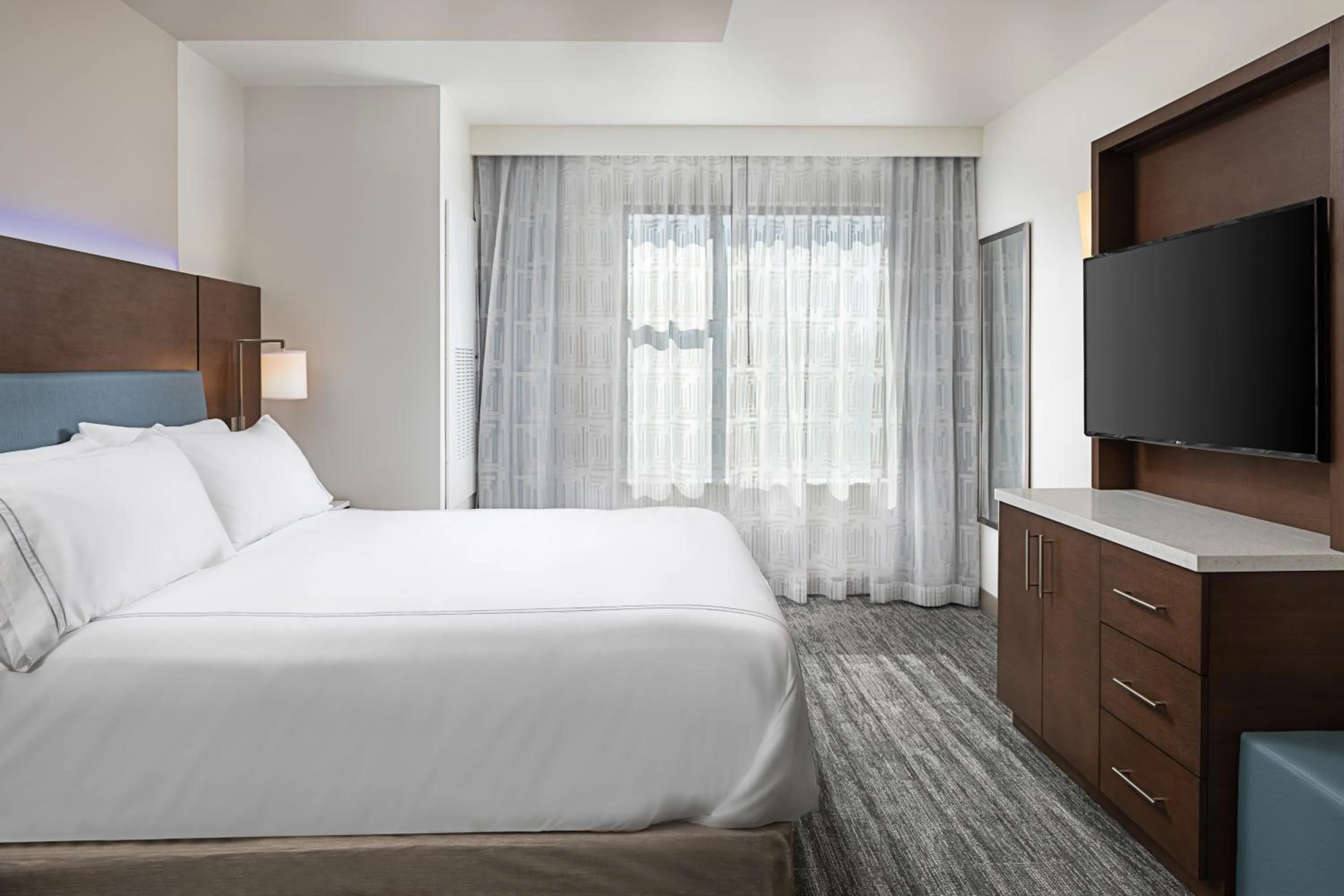 Bedroom, Bed in EVEN Hotel Alpharetta - Avalon Area by IHG