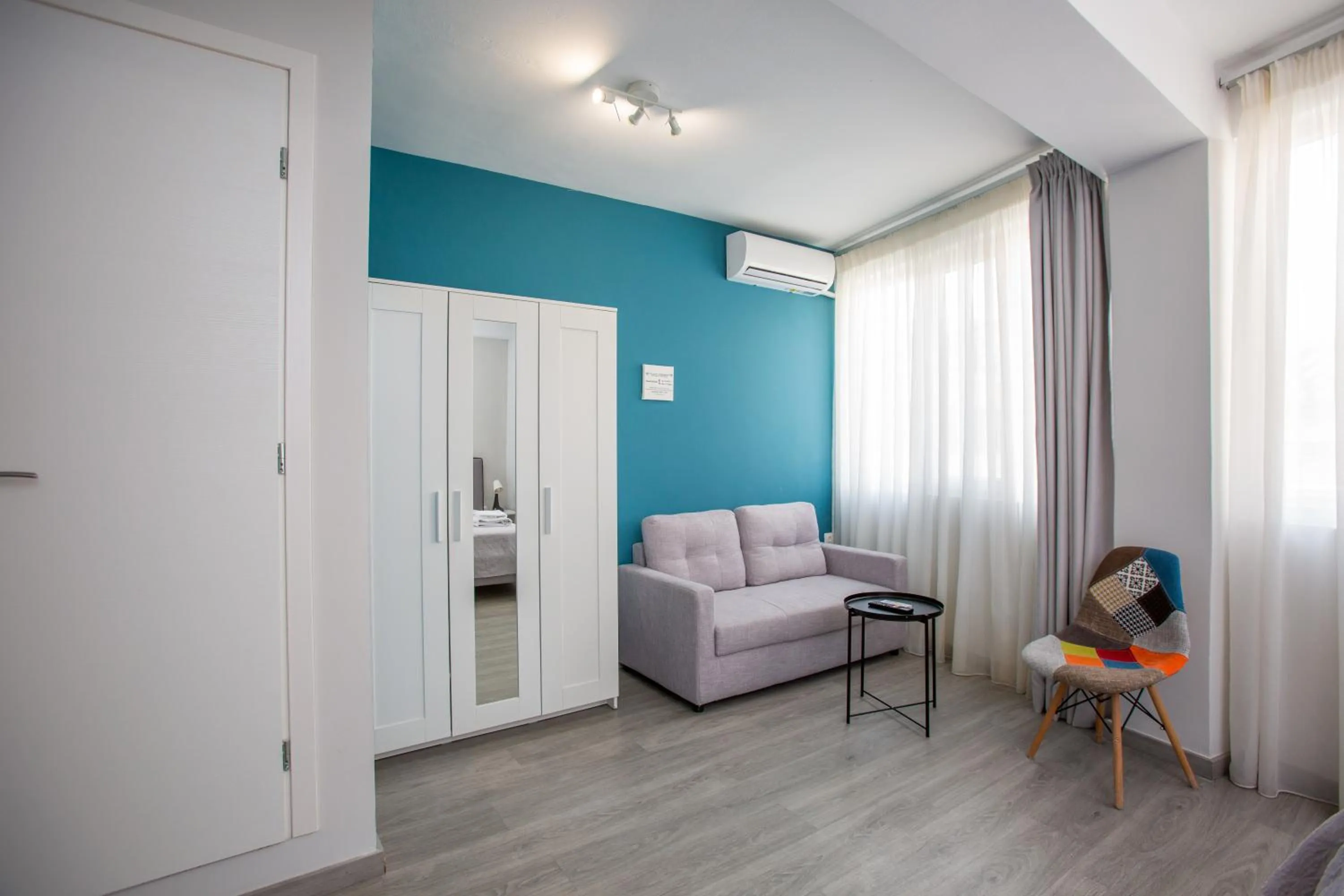Raise Boutique Rooms in the Center of Athens
