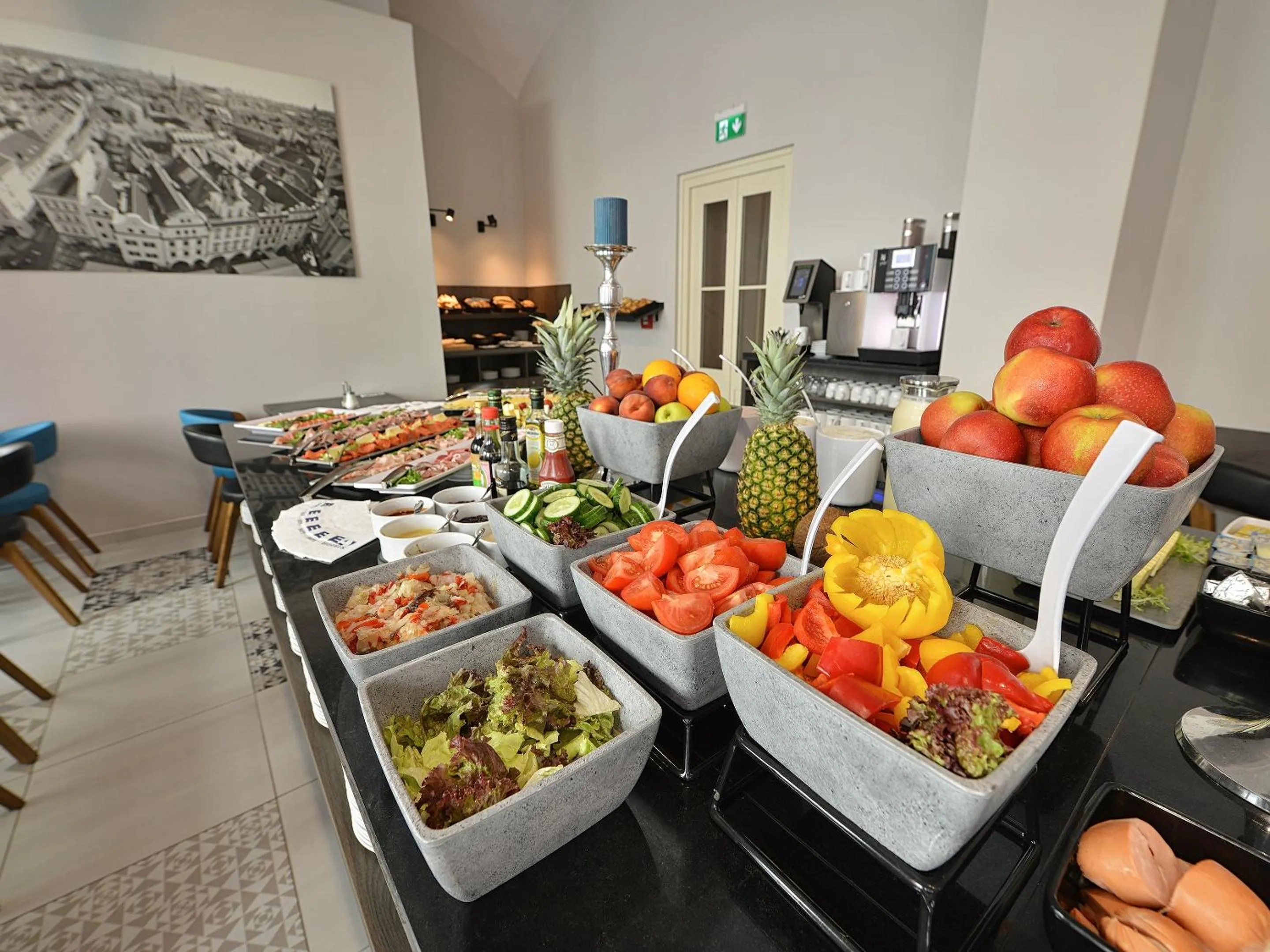 Breakfast in EA Hotel New Town