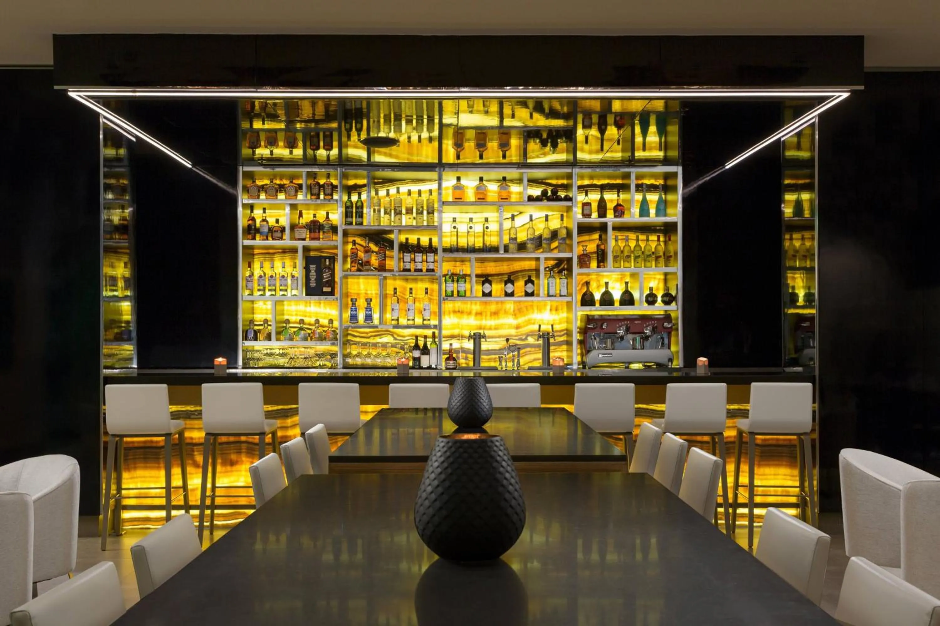 Lounge or bar in AC Hotel by Marriott San Juan Condado
