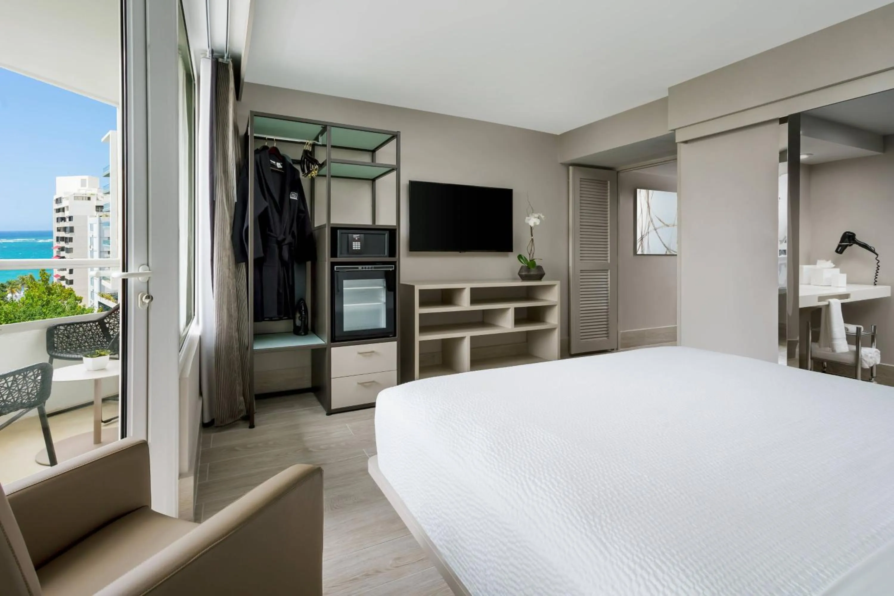 Bedroom, Bed in AC Hotel by Marriott San Juan Condado