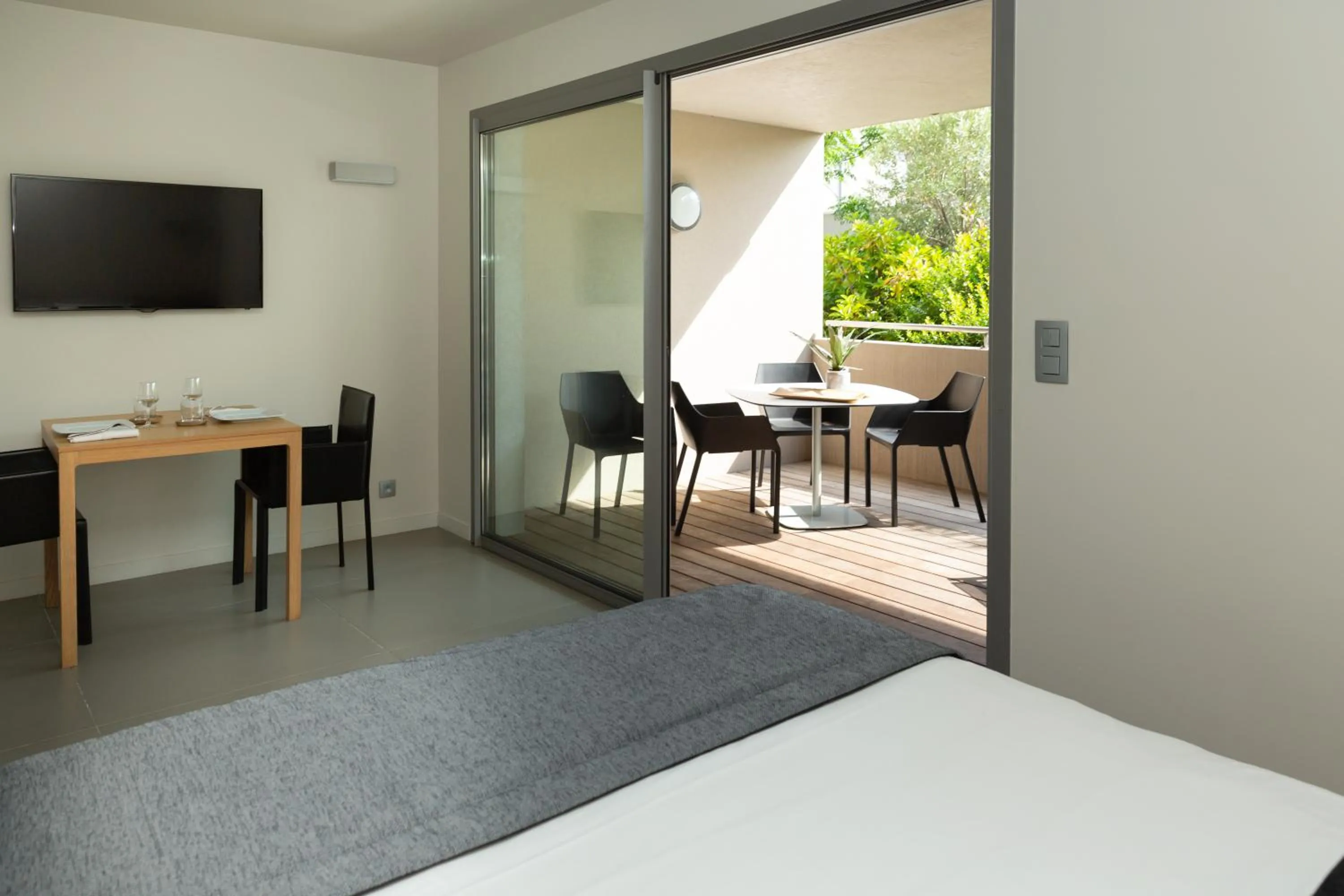 Photo of the whole room, Bed in Costa Nera