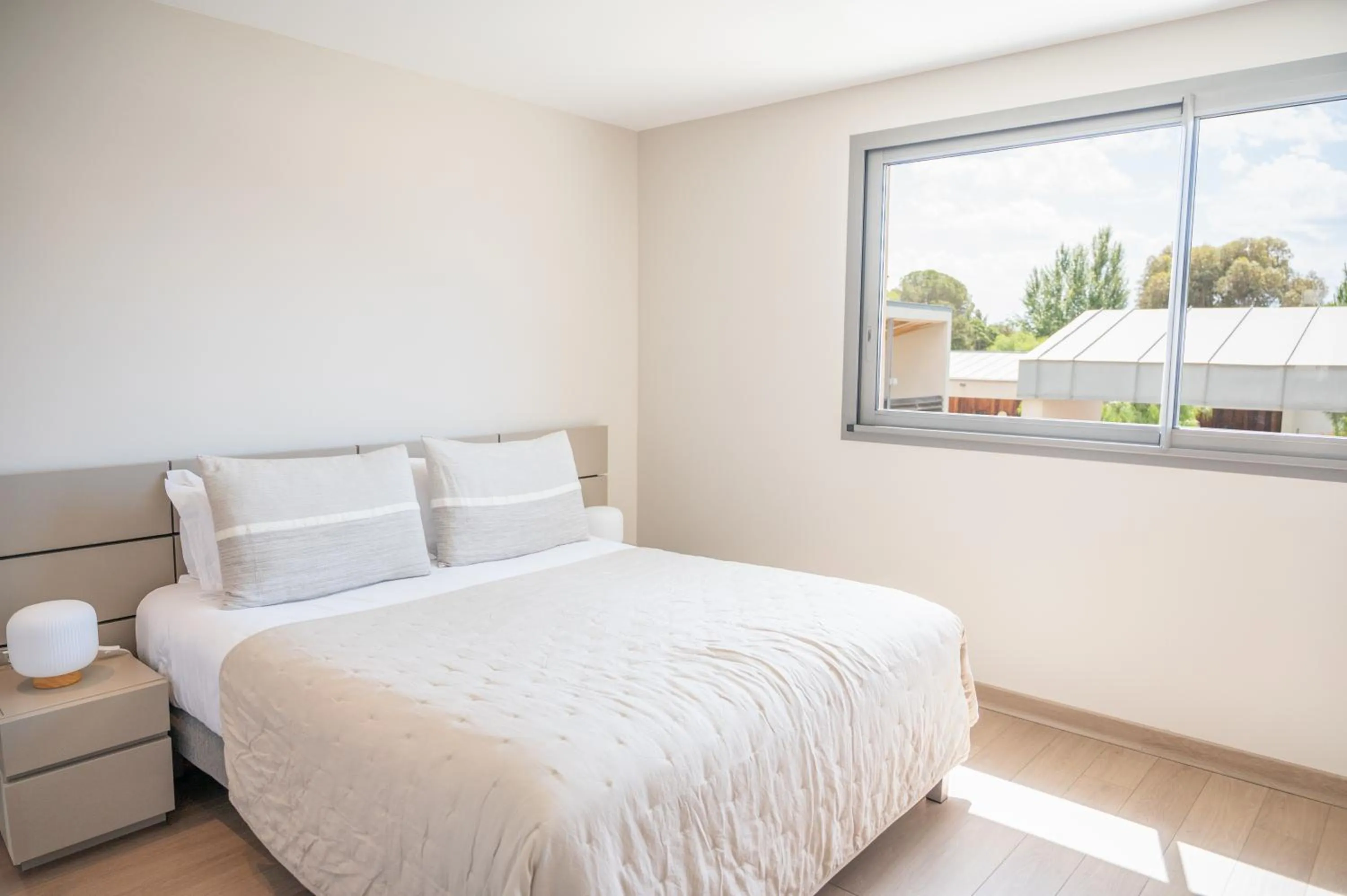 Bedroom, Bed in Costa Nera