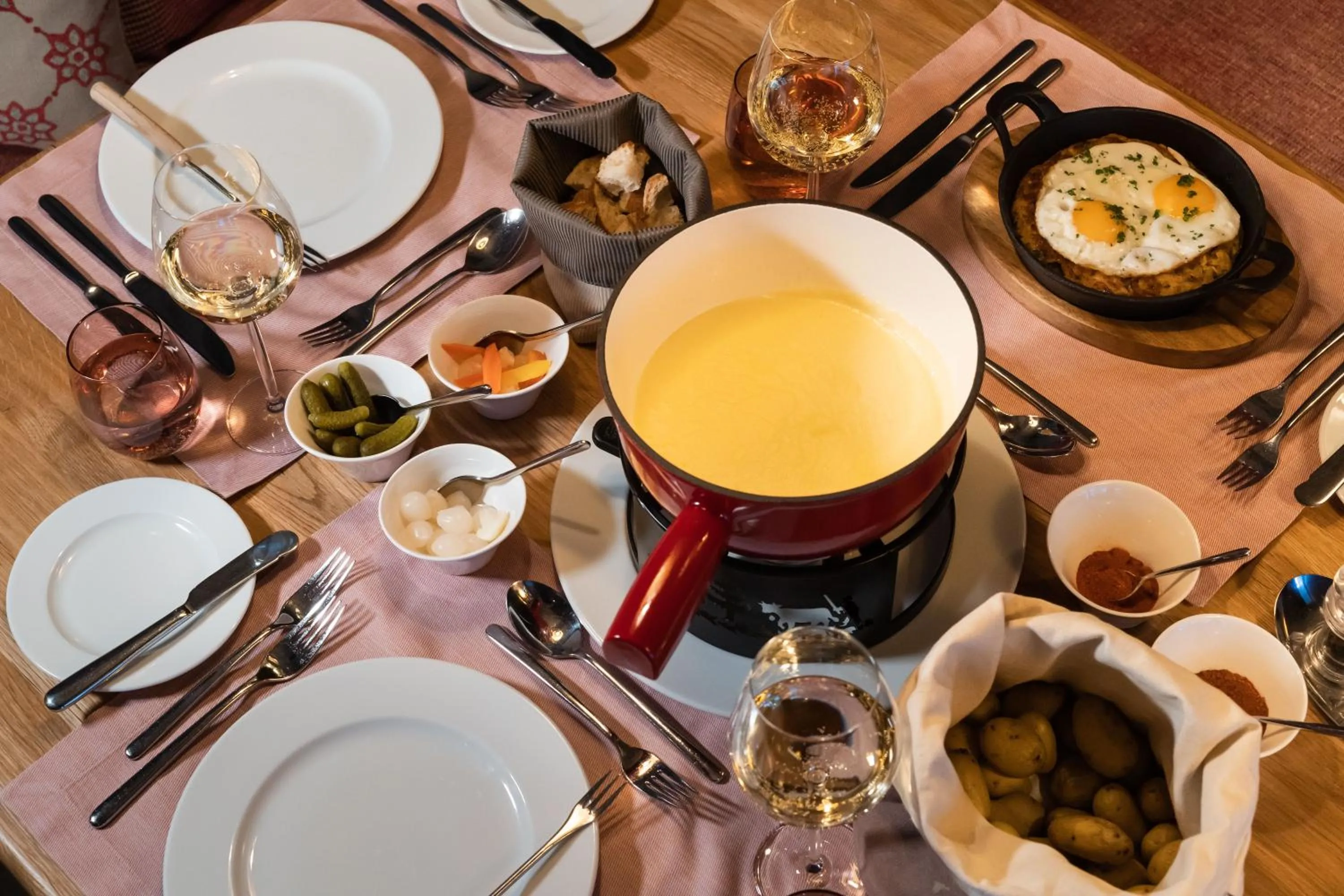 Restaurant/places to eat in Resort La Ginabelle