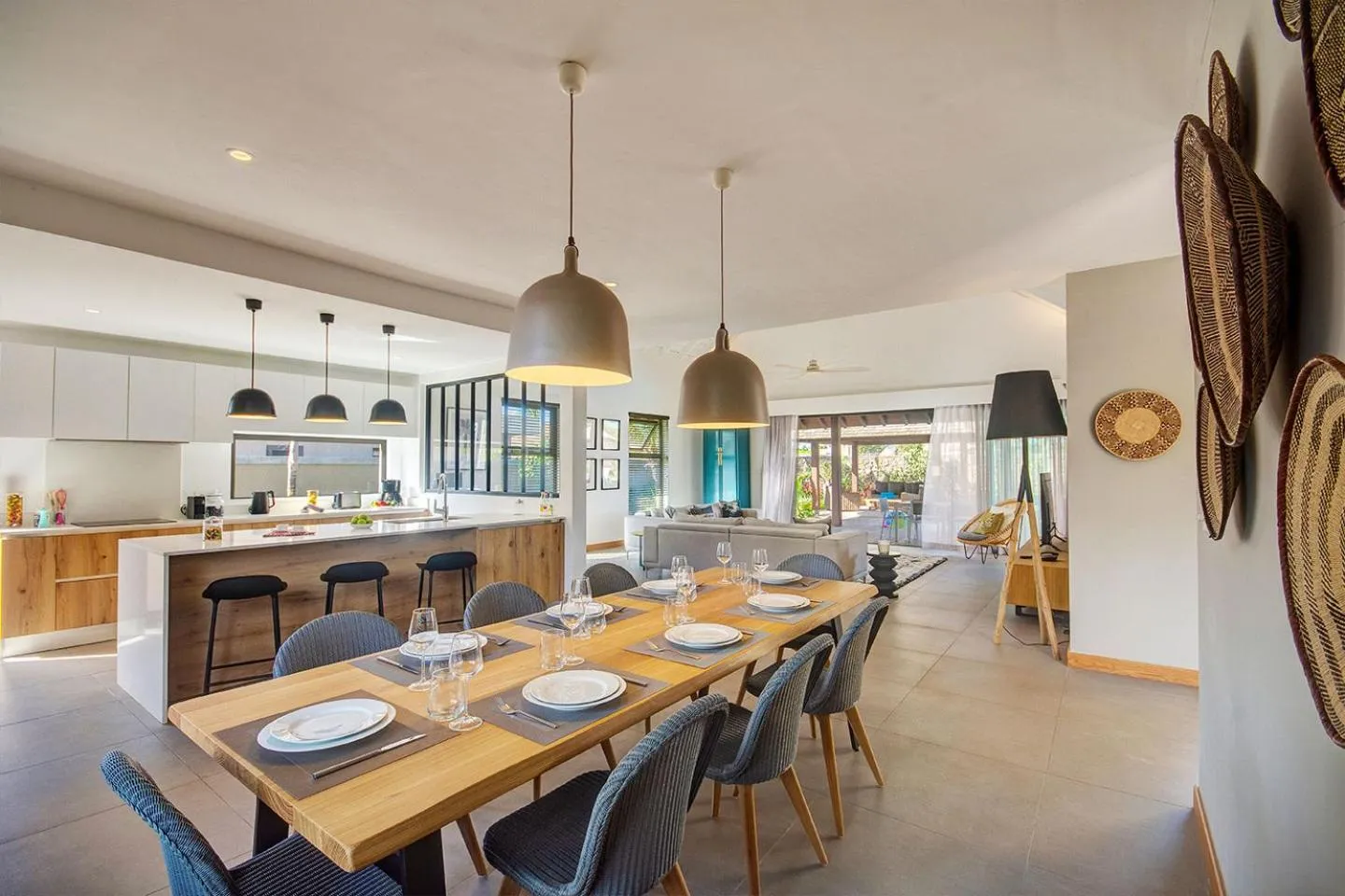 Dining area in Mythic Suites & Villas by MJ Holidays