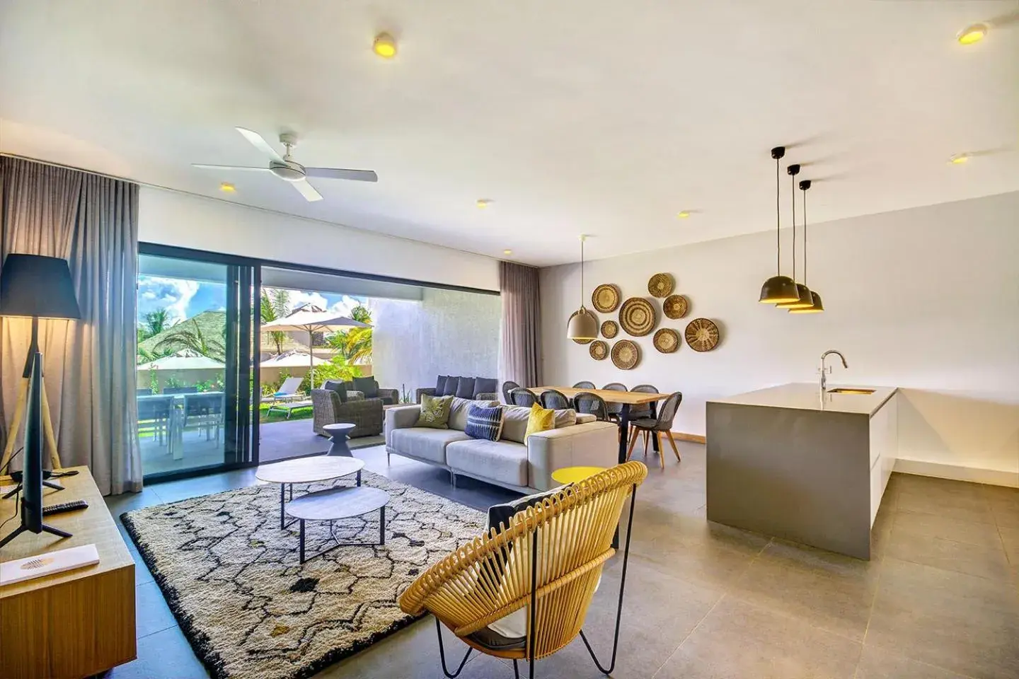 Living room in Mythic Suites & Villas by MJ Holidays Living room in Mythic Suites & Villas by MJ Holidays