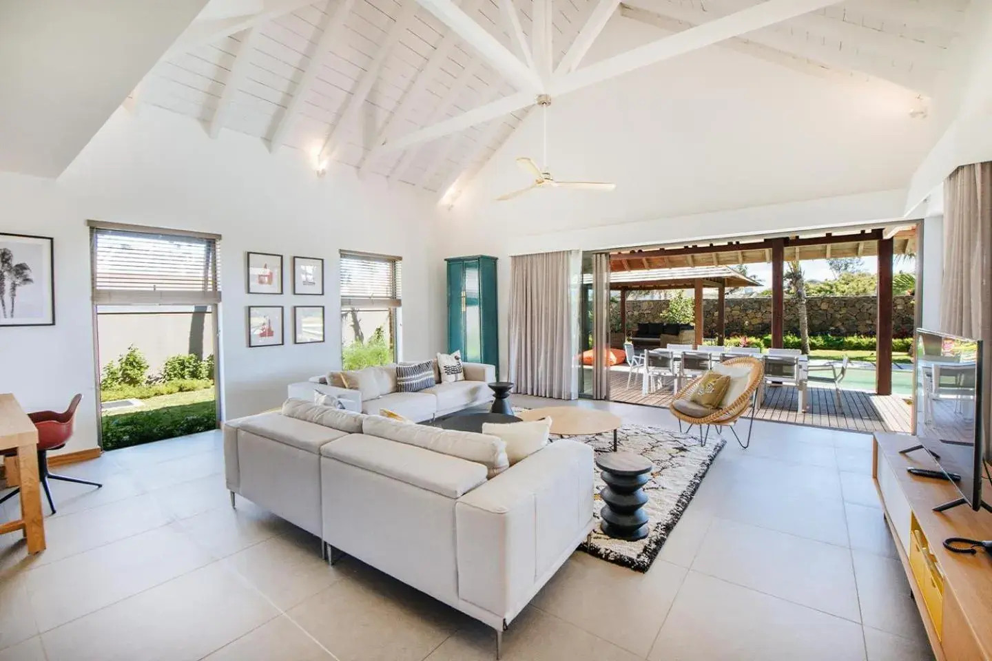 Living room in Mythic Suites & Villas by MJ Holidays Living room in Mythic Suites & Villas by MJ Holidays