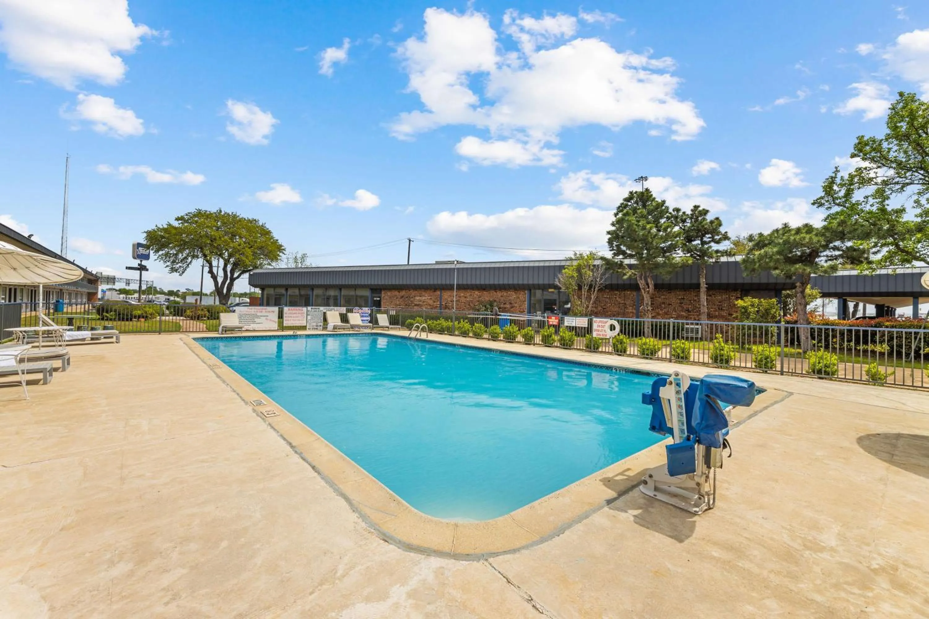 Pool view in Americas Best Value Inn Fort Worth/Hurst