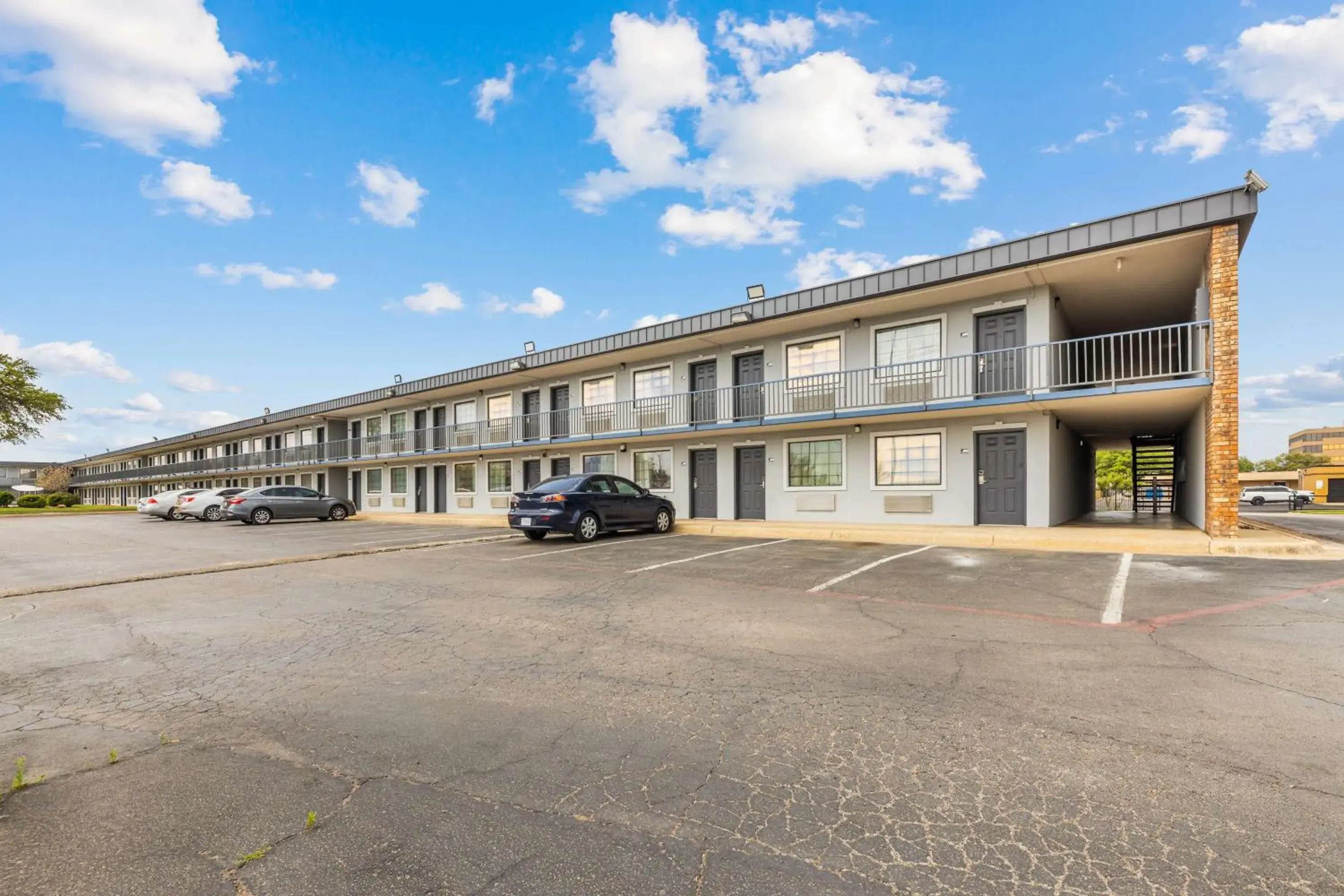 Property building in Americas Best Value Inn Fort Worth/Hurst Property building in Americas Best Value Inn Fort Worth/Hurst