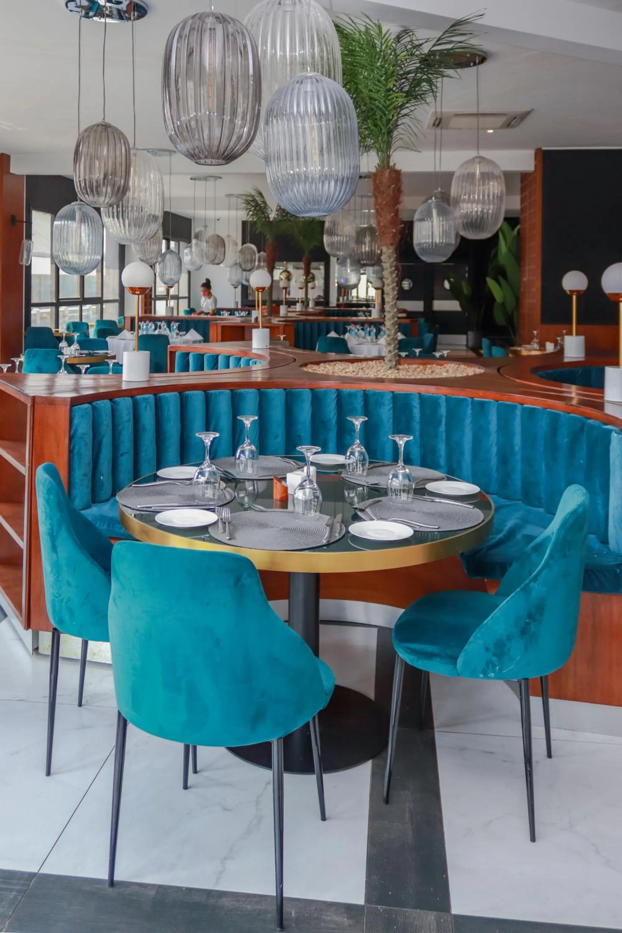 Restaurant/places to eat in Le Centell Hotel & Spa