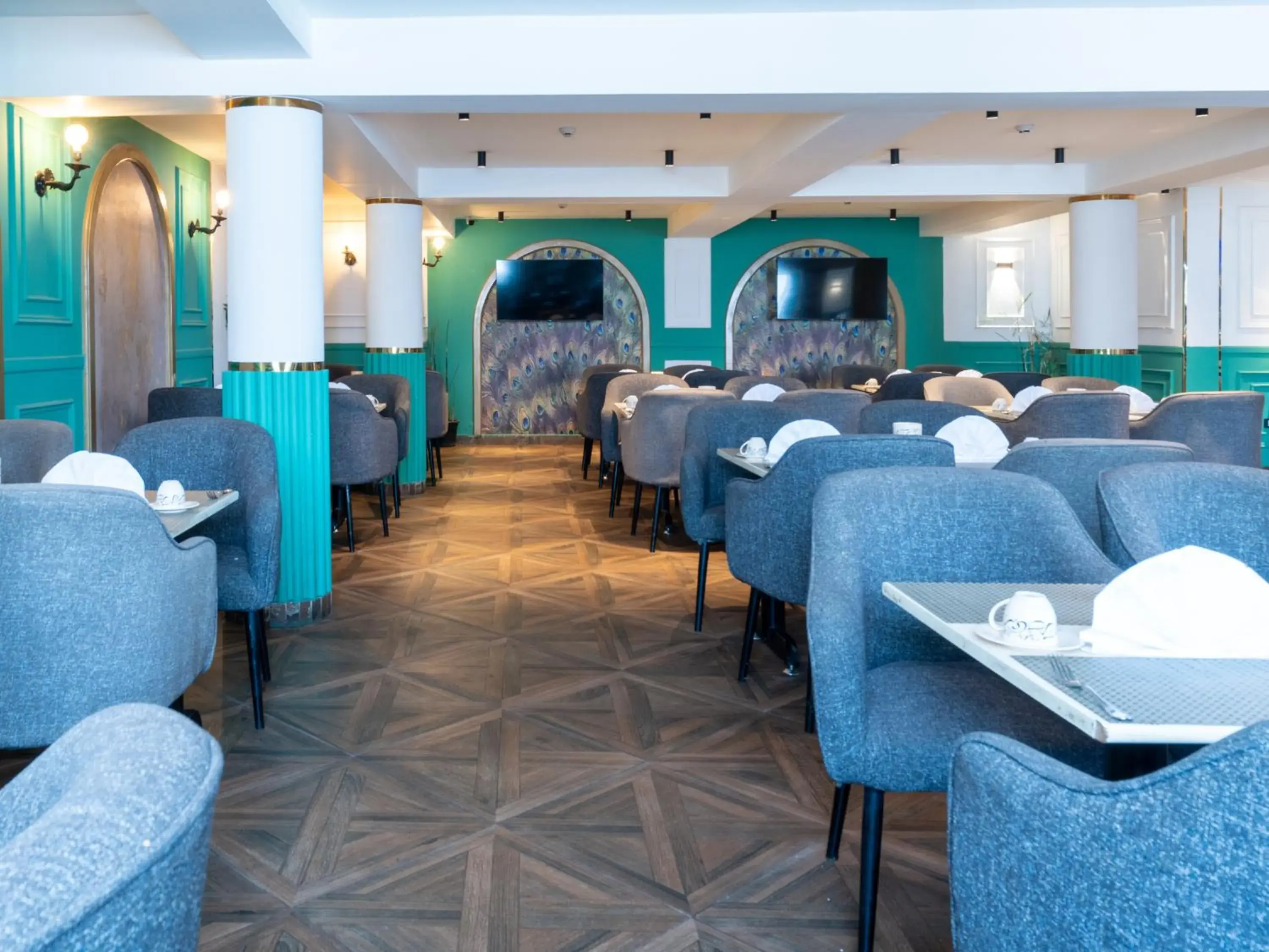 Restaurant/places to eat in Panorama Ramsis Hotel & Cafe Restaurant/places to eat in Panorama Ramsis Hotel & Cafe