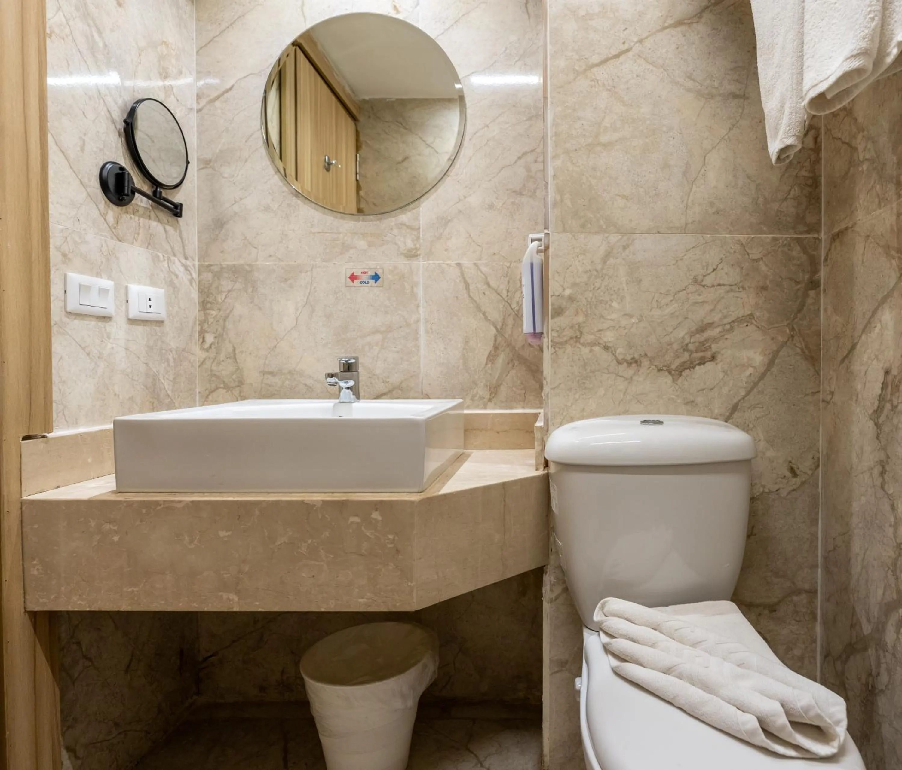 Bathroom in Panorama Ramsis Hotel & Cafe