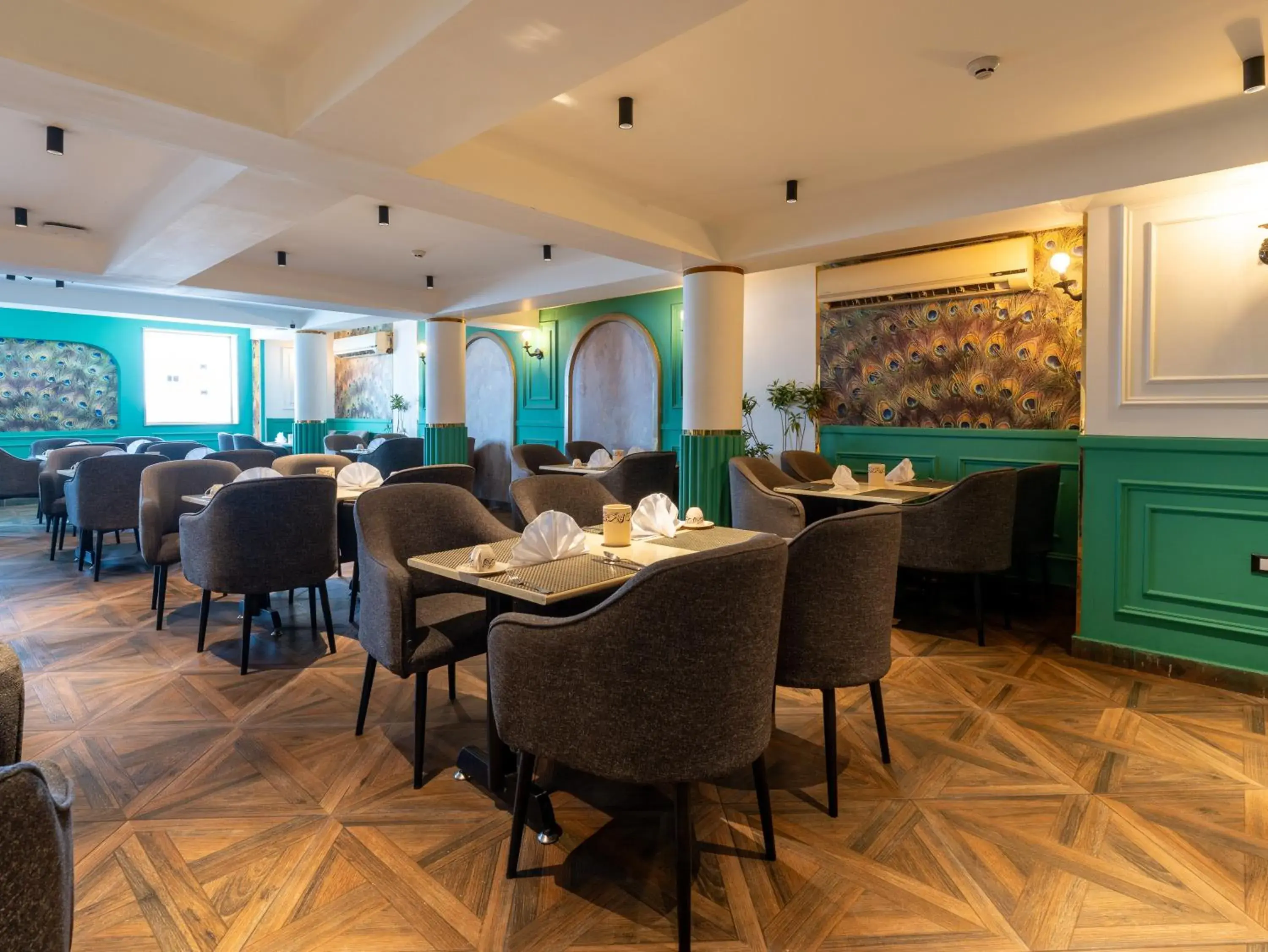 Restaurant/places to eat in Panorama Ramsis Hotel & Cafe Restaurant/places to eat in Panorama Ramsis Hotel & Cafe