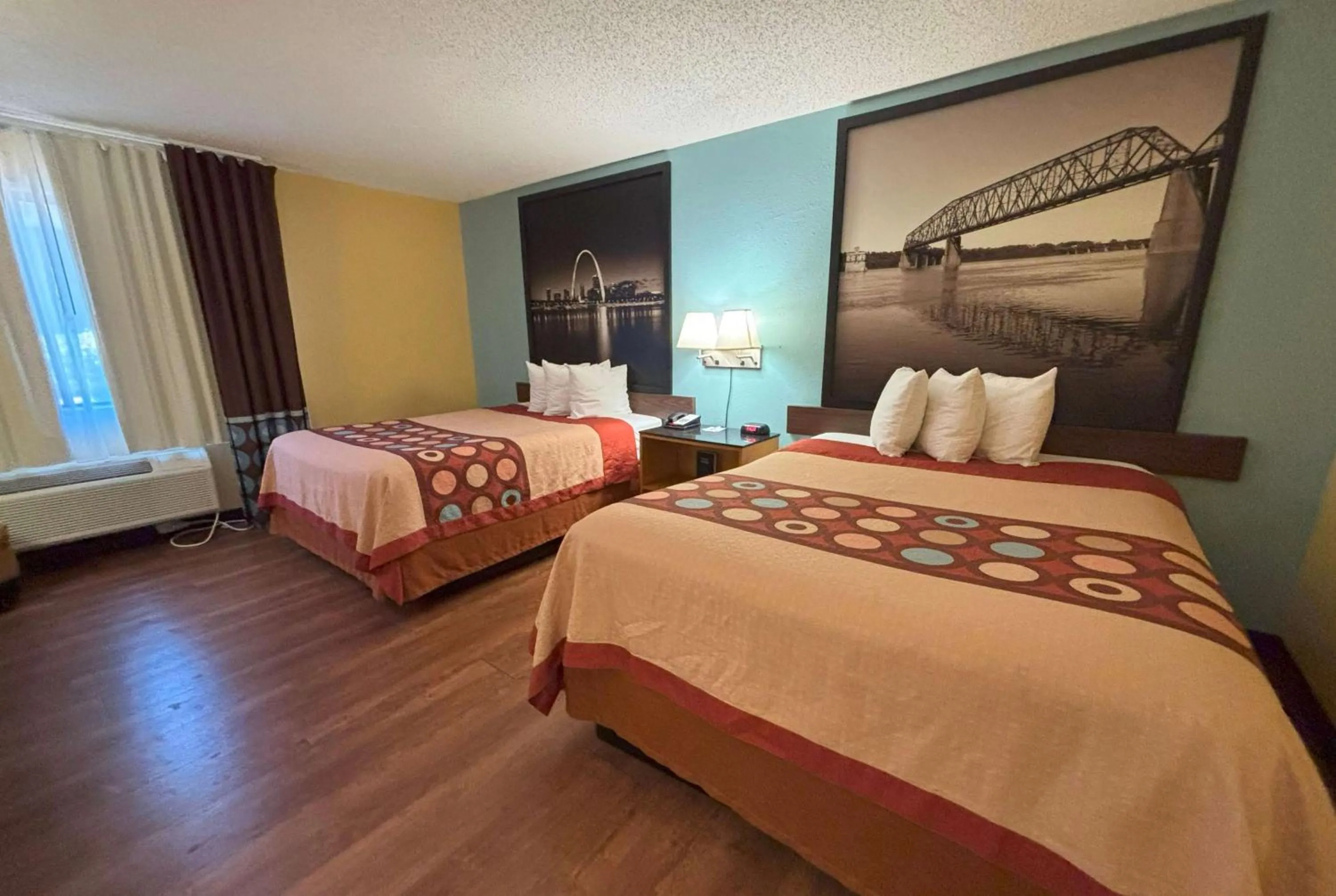 Photo of the whole room, Bed in Super 8 by Wyndham O'Fallon