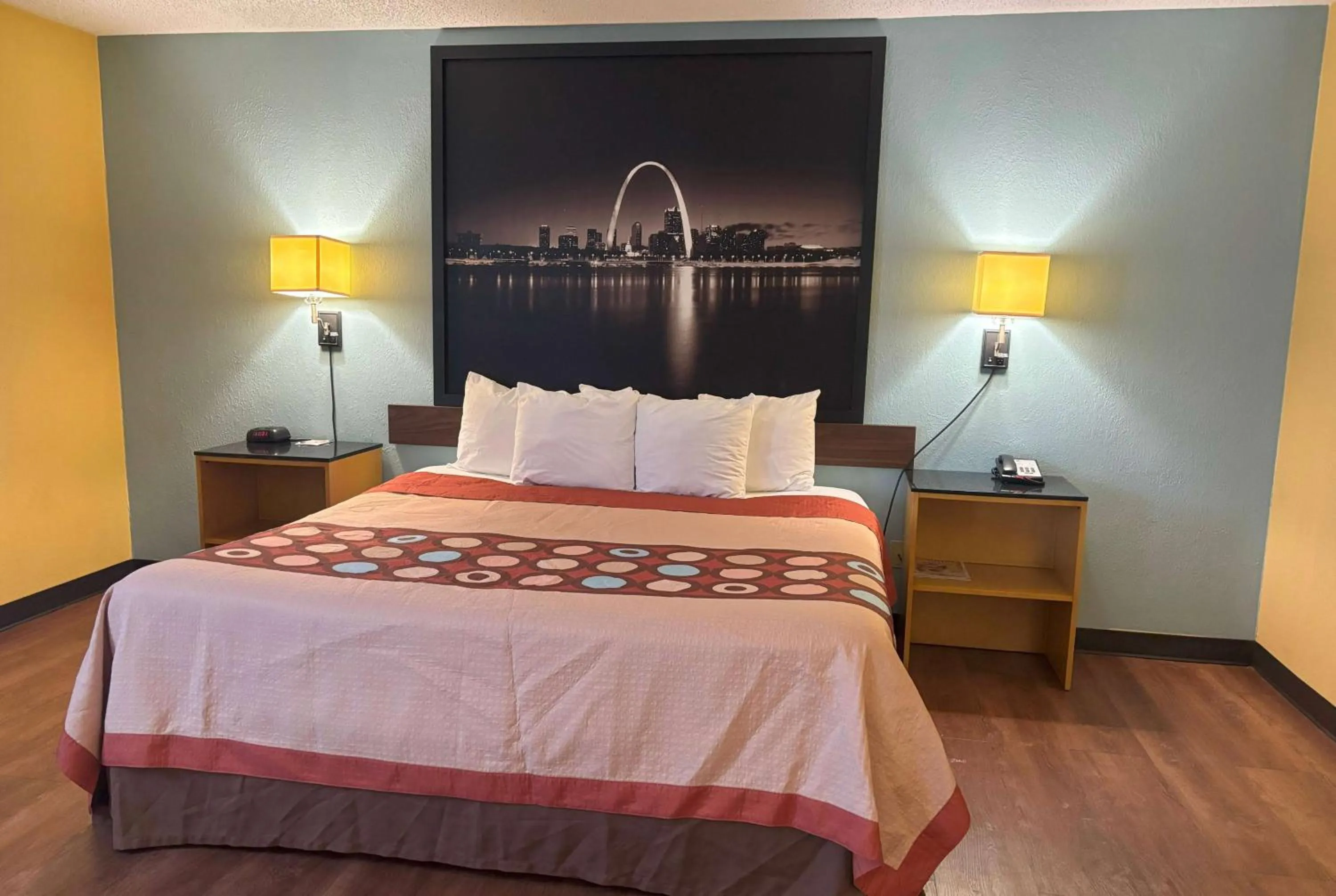 Photo of the whole room, Bed in Super 8 by Wyndham O'Fallon