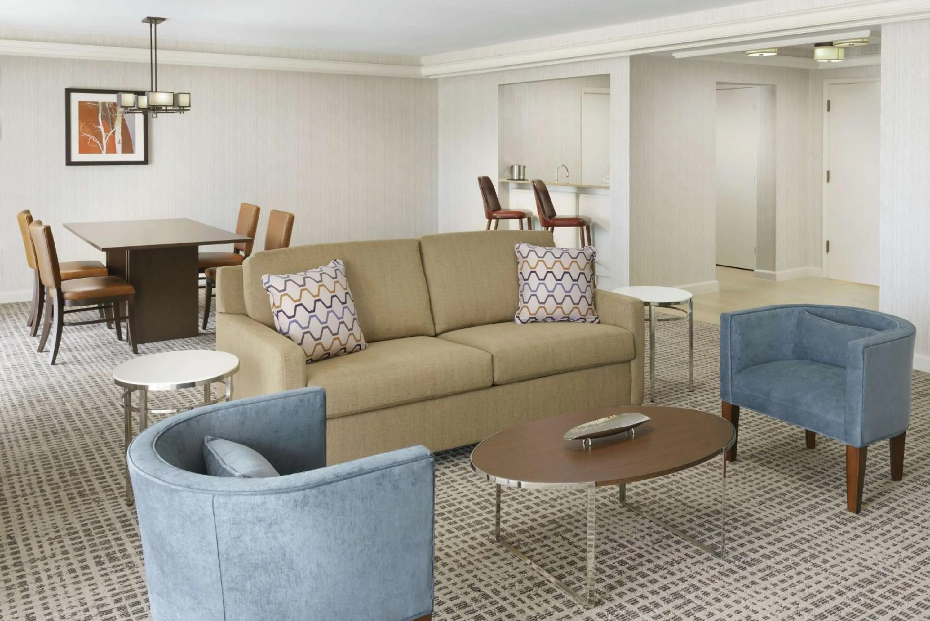 Living room in DoubleTree by Hilton Colorado Springs