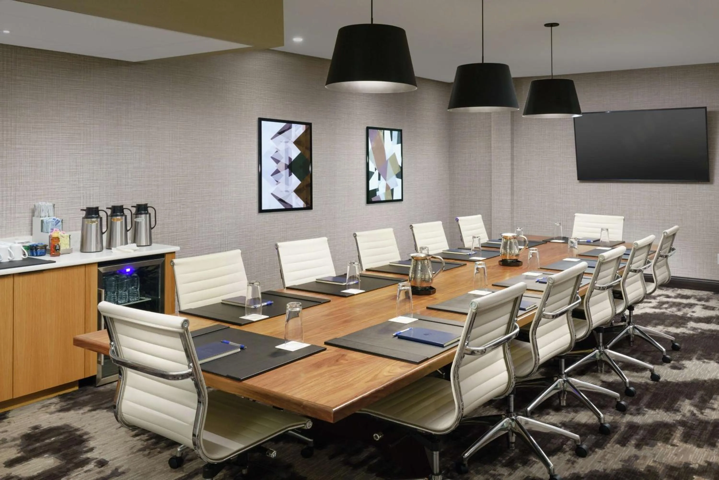 Meeting/conference room in DoubleTree by Hilton Colorado Springs