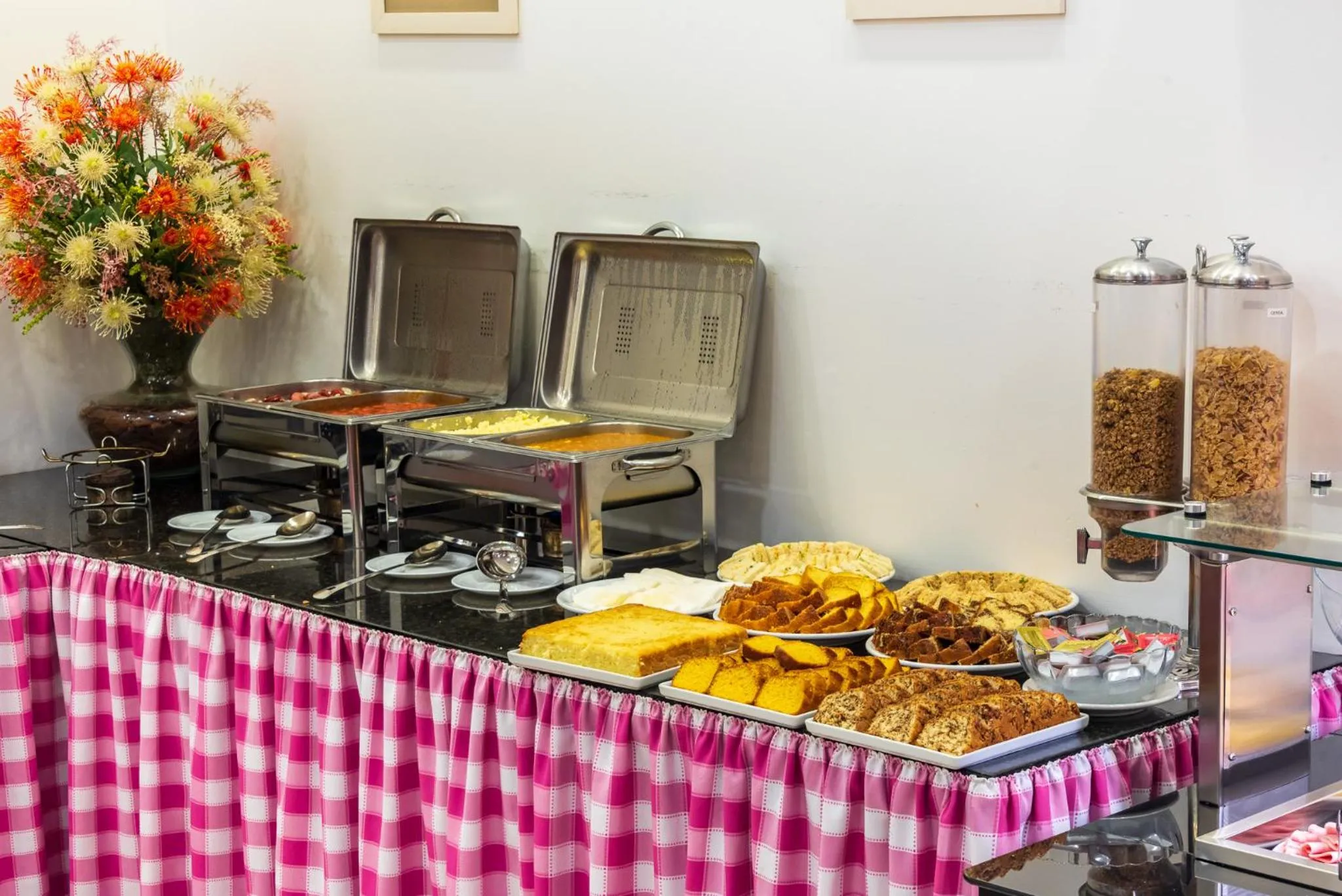 Buffet breakfast in Hotel Santos Dumont Aeroporto SLZ