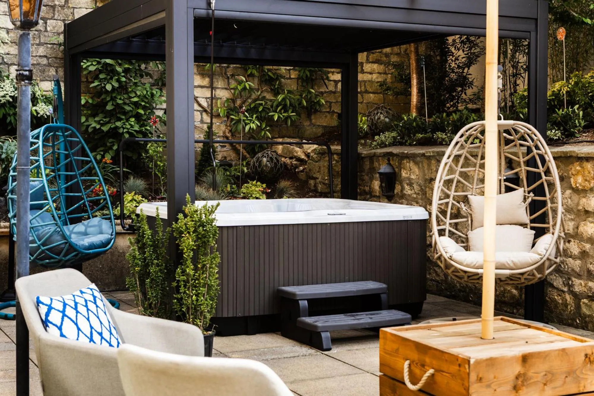 Hot Tub in Dukes Bath