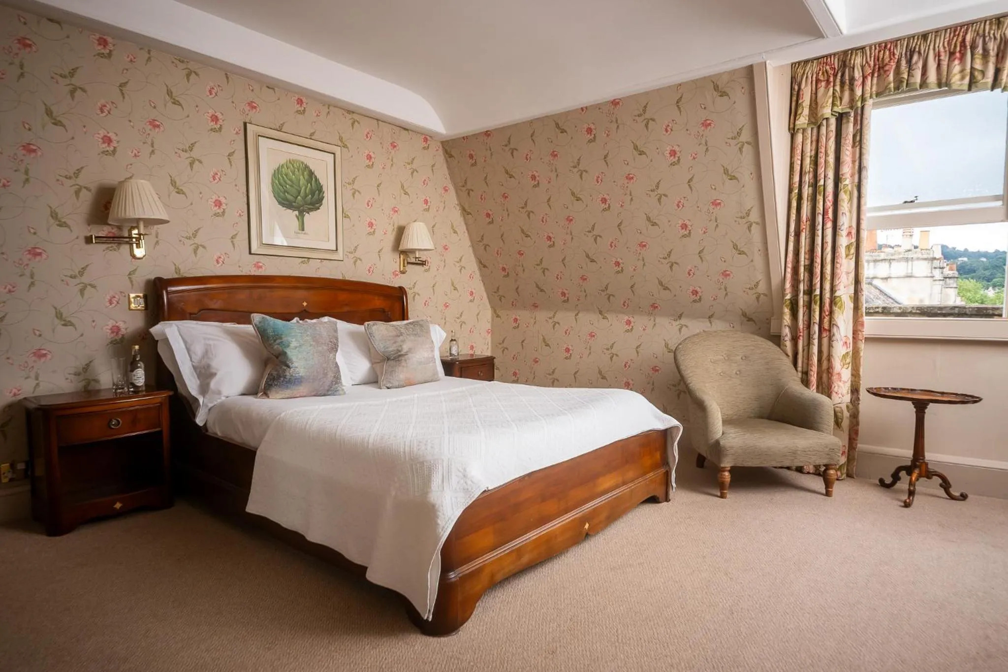 Bedroom, Bed in Dukes Bath